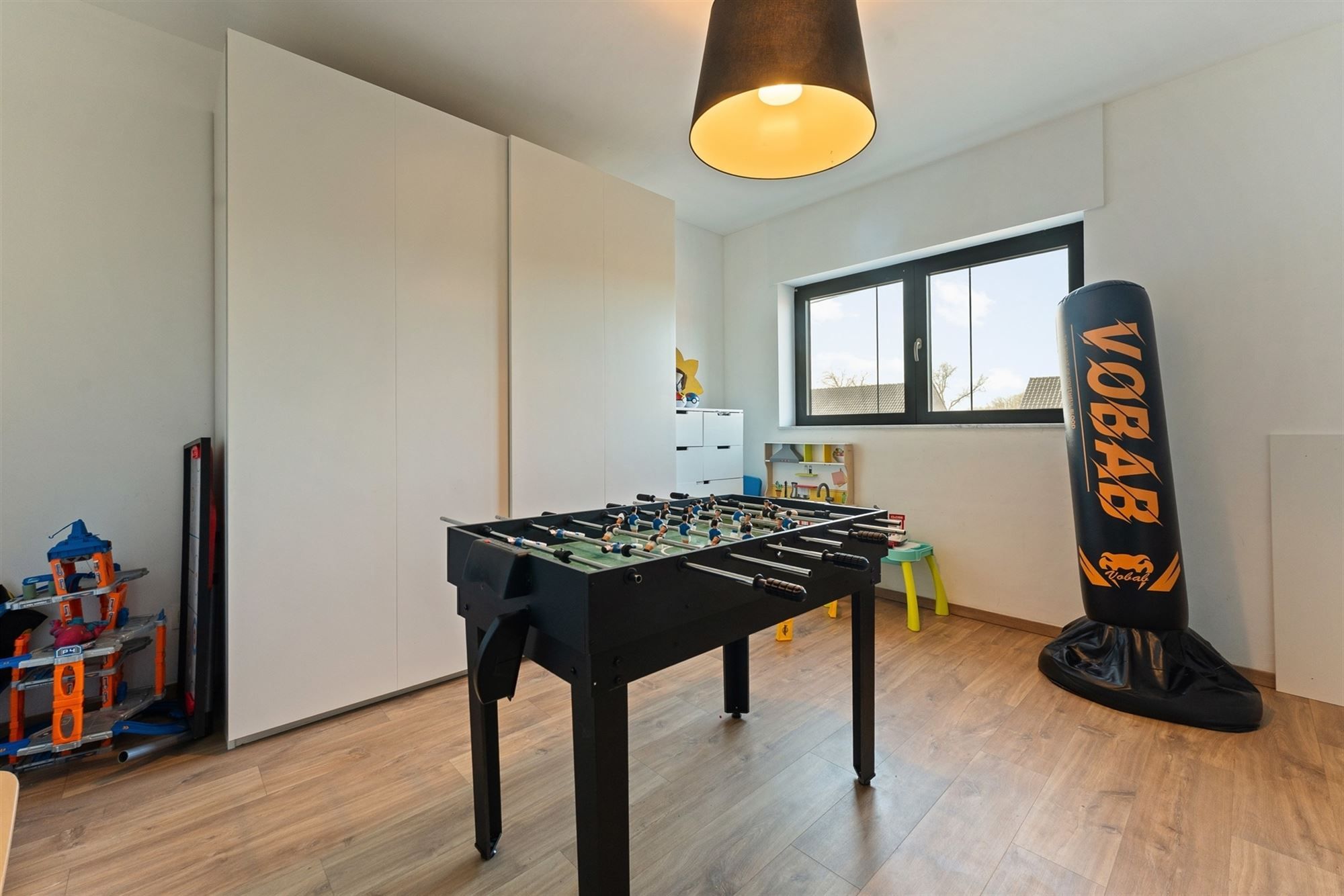 MODERNE EN RECENT GEBOUWDE WONING MET 5 SLAAPKAMERS OP EEN RUIM PERCEEL VAN 13A46CA TE PAAL foto 25