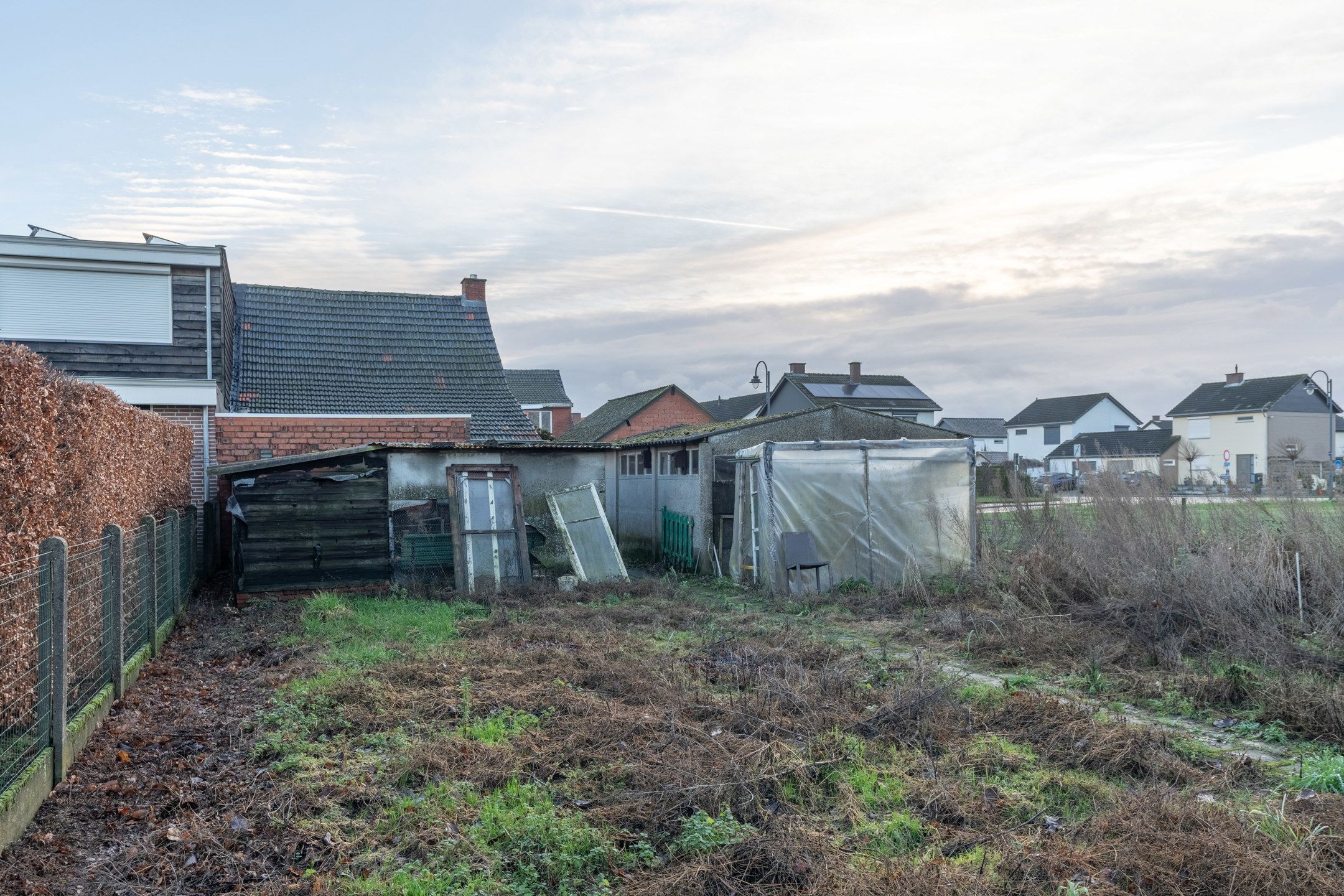 Te renoveren woning op mooi perceel van 720 m² op het westen foto 33