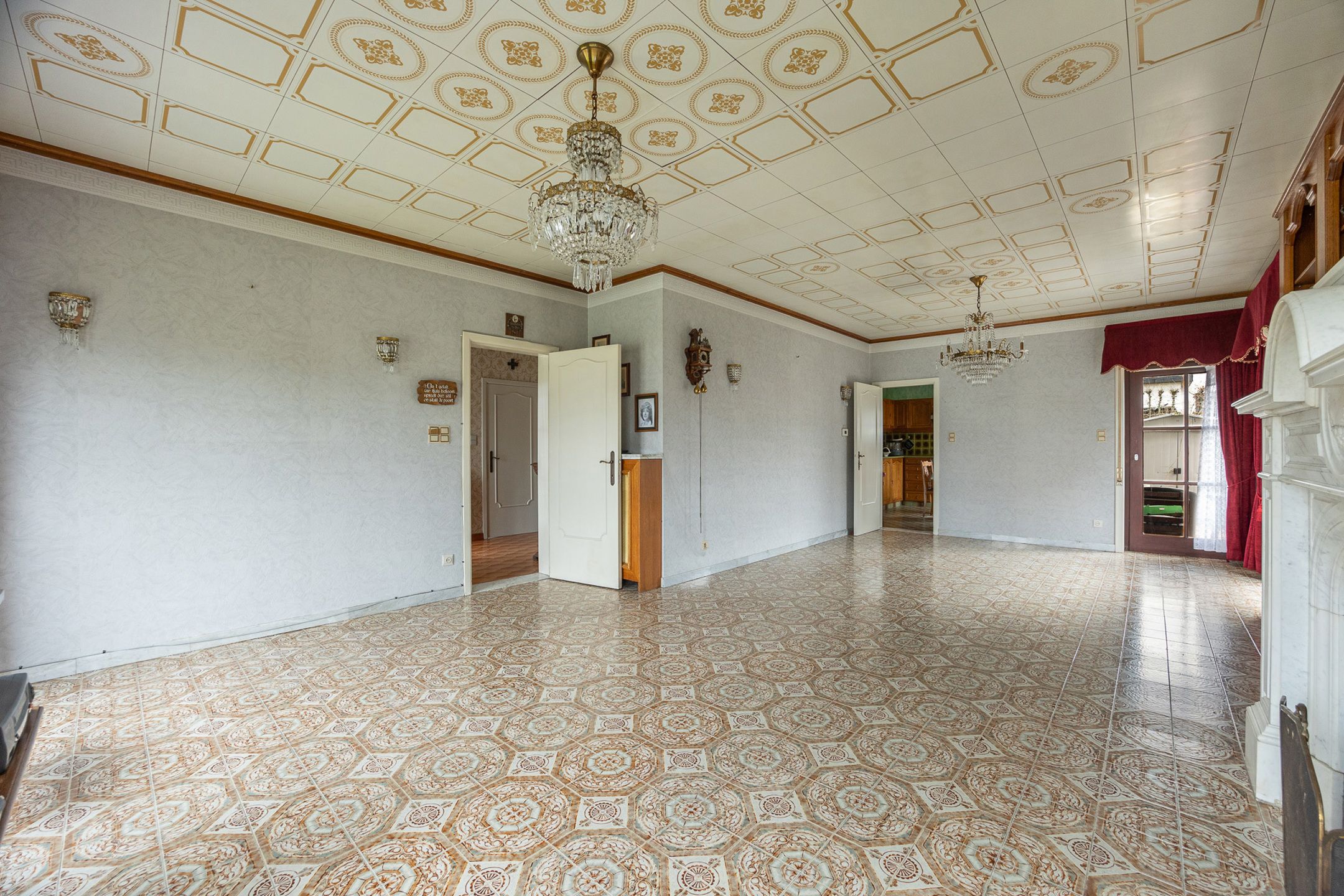 Bungalow met 3 slaapkamers in rustige woonwijk foto 2