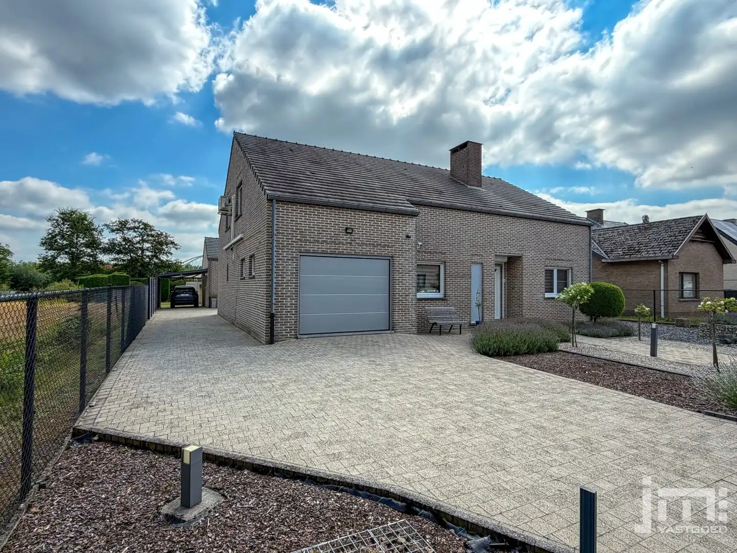 Energiezuinige woning op een ruim perceel foto 2