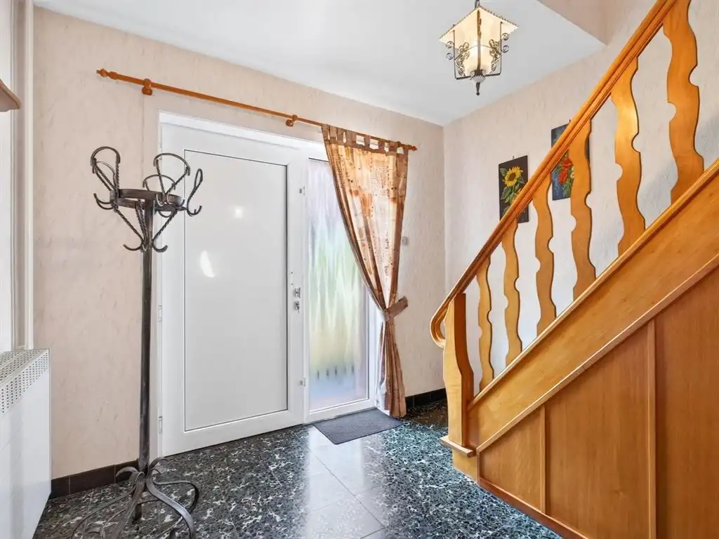 Verzorgde, vrijstaande woning, op te frissen naar eigen smaak foto 13