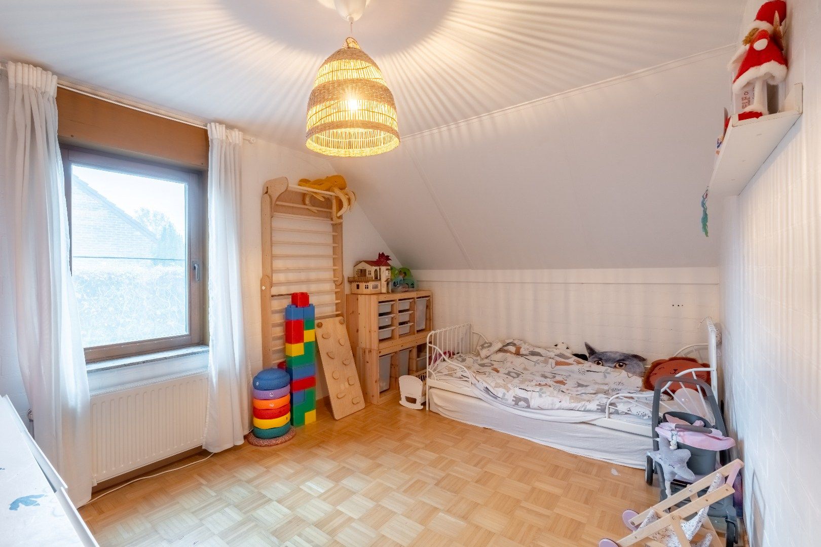 Ruime woning met 5 slaapkamers foto 18