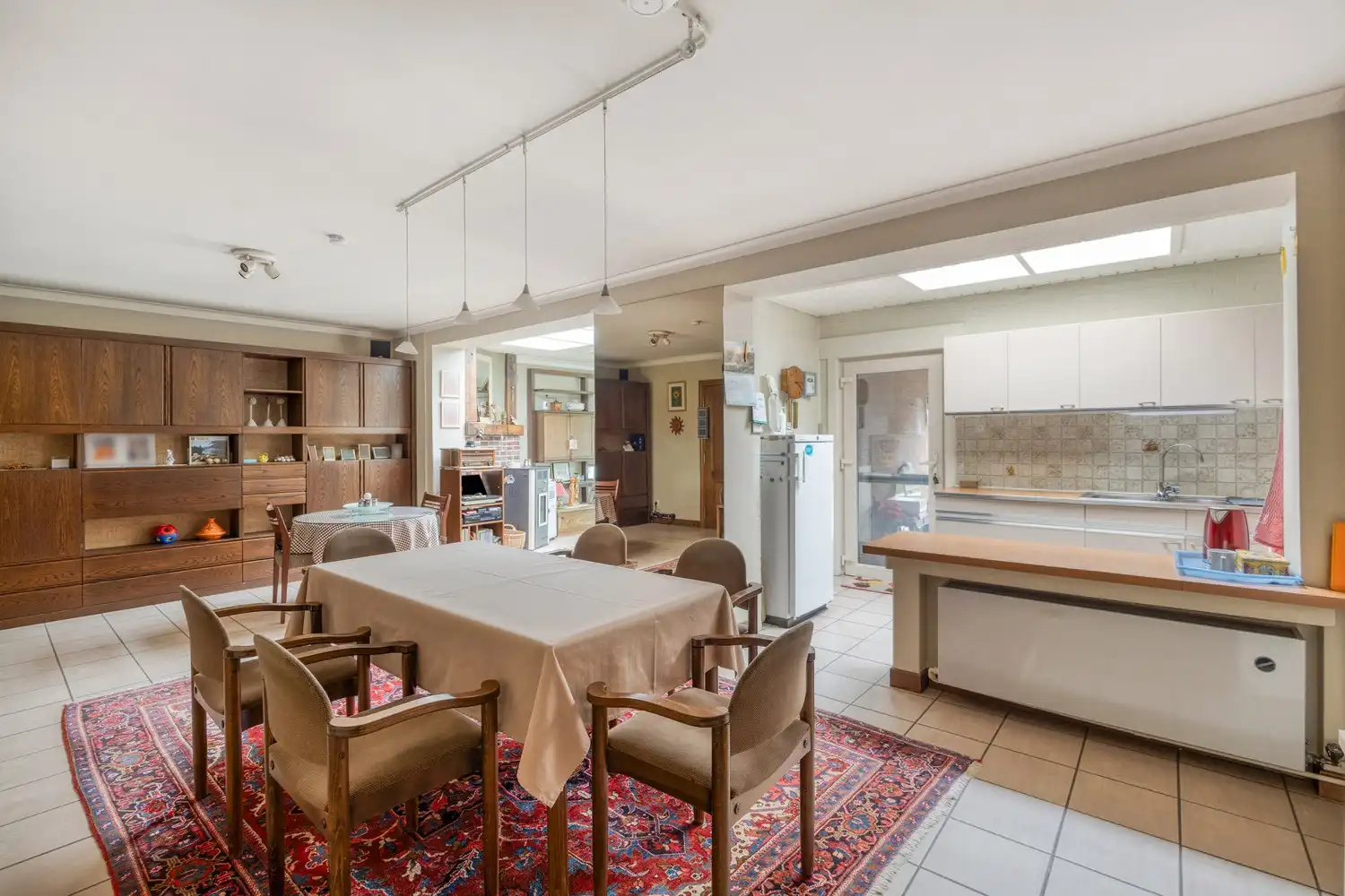 Gezinswoning met 4 slaapkamers en aangelegde tuin in doodlopende straat foto 7