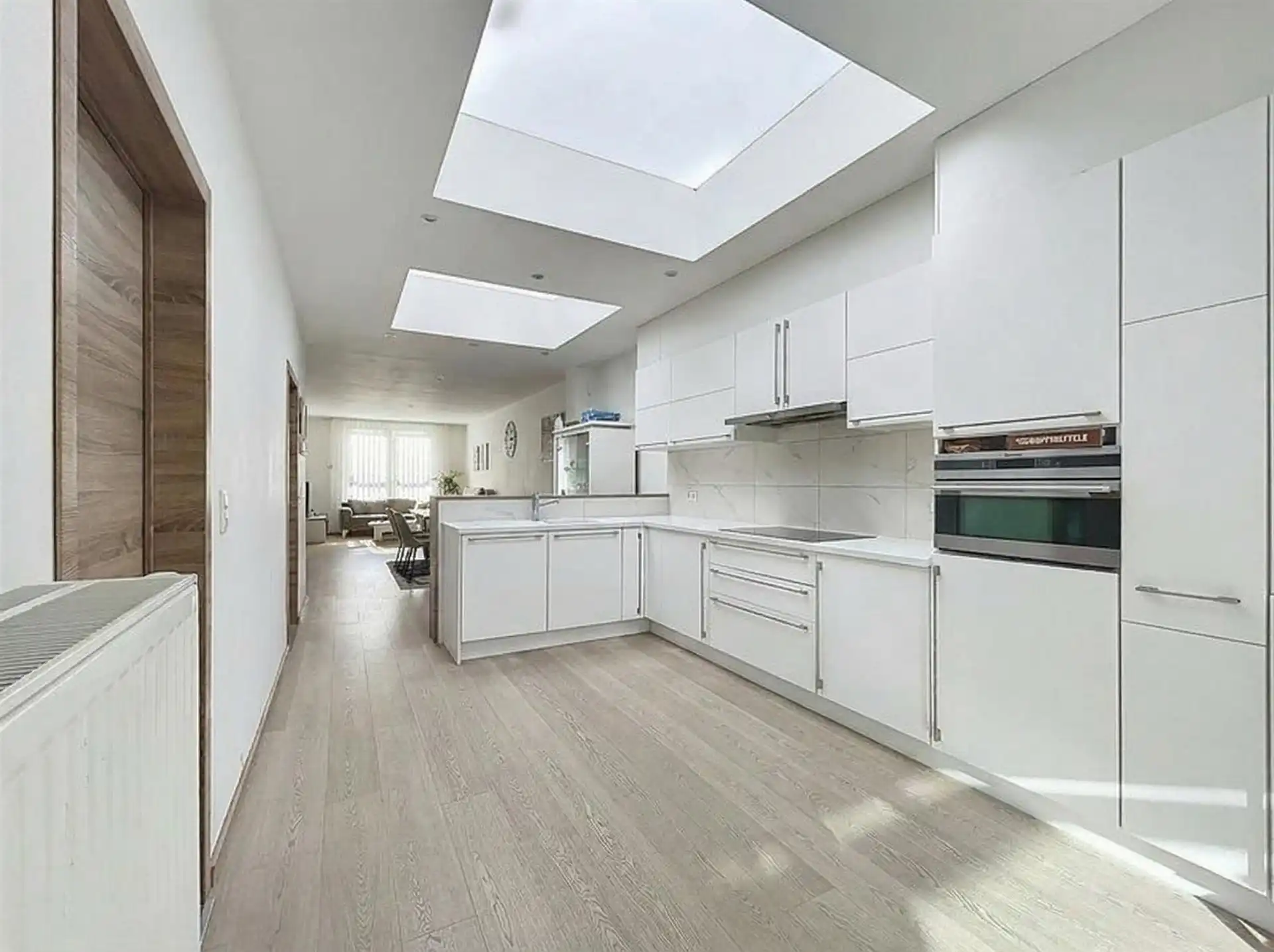 instapklare gezinswoning met 5 slaapkamers en afgesloten tuin op toplocatie foto 4