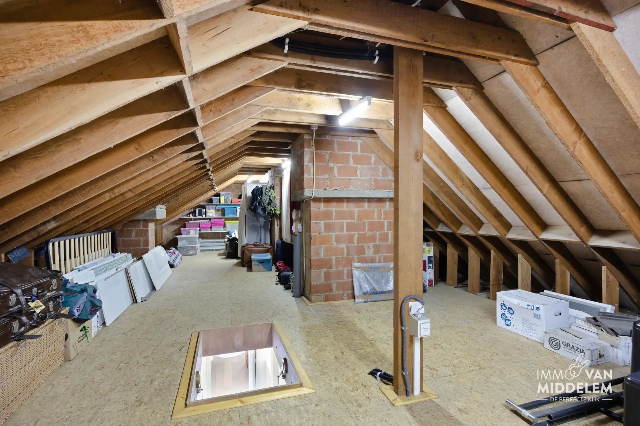 RUIME VILLA MET 4 KAMERS, GARAGE EN PRACHTIG AANGELEGDE TUIN foto 18