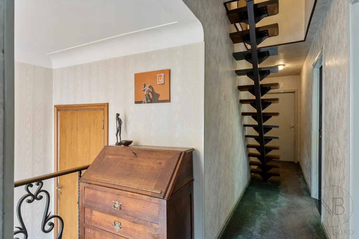 Rustig gelegen halfopen woning met 5 kamers in het centrum van Genk foto 15