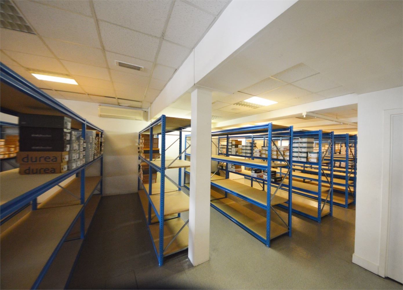 MODERN COMMERCIEEL GEBOUW LANGE ZOUTSTRAAT NAAST NOBEL foto 13