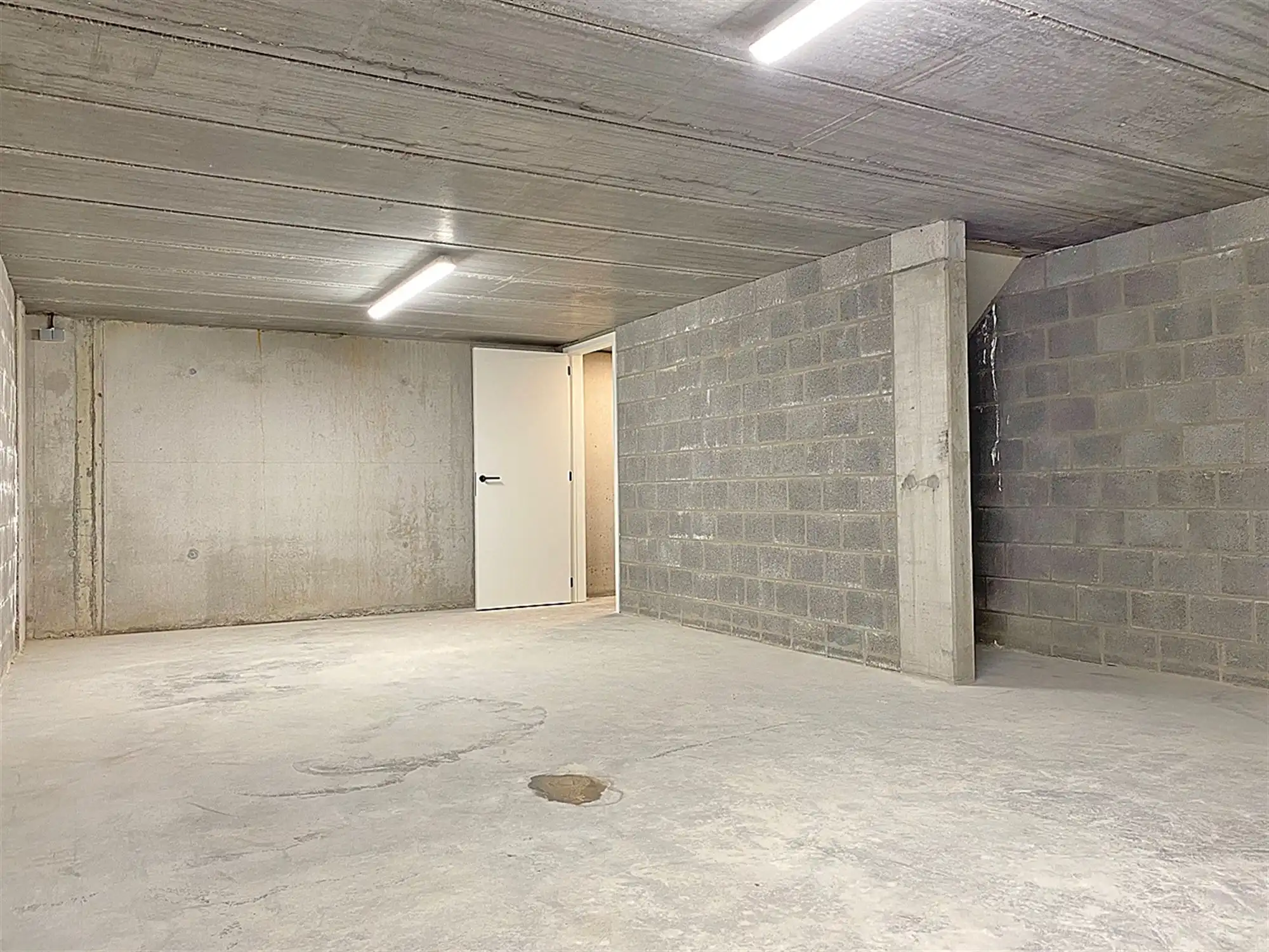 Instapklare DORPSWONING met 3 SLAAPKAMERS, TUIN/TERRAS, GARAGE & grote KELDER foto 23