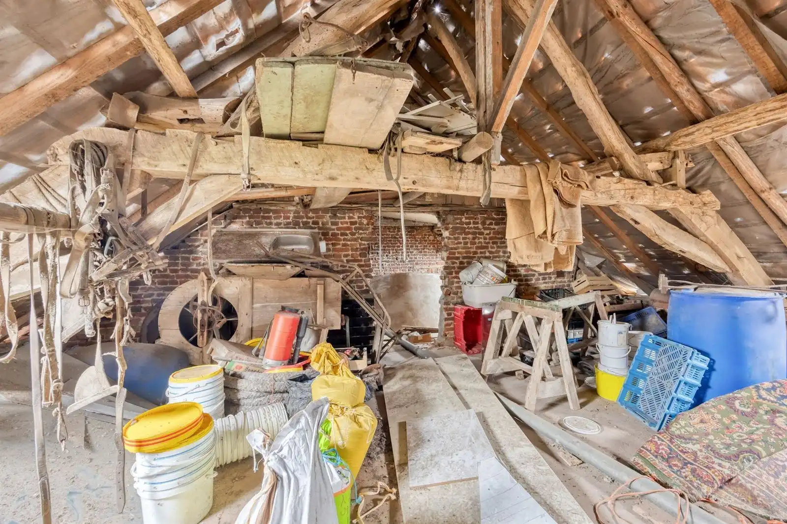 Alleenstaande woning met schuur en omliggende weiden  foto 20