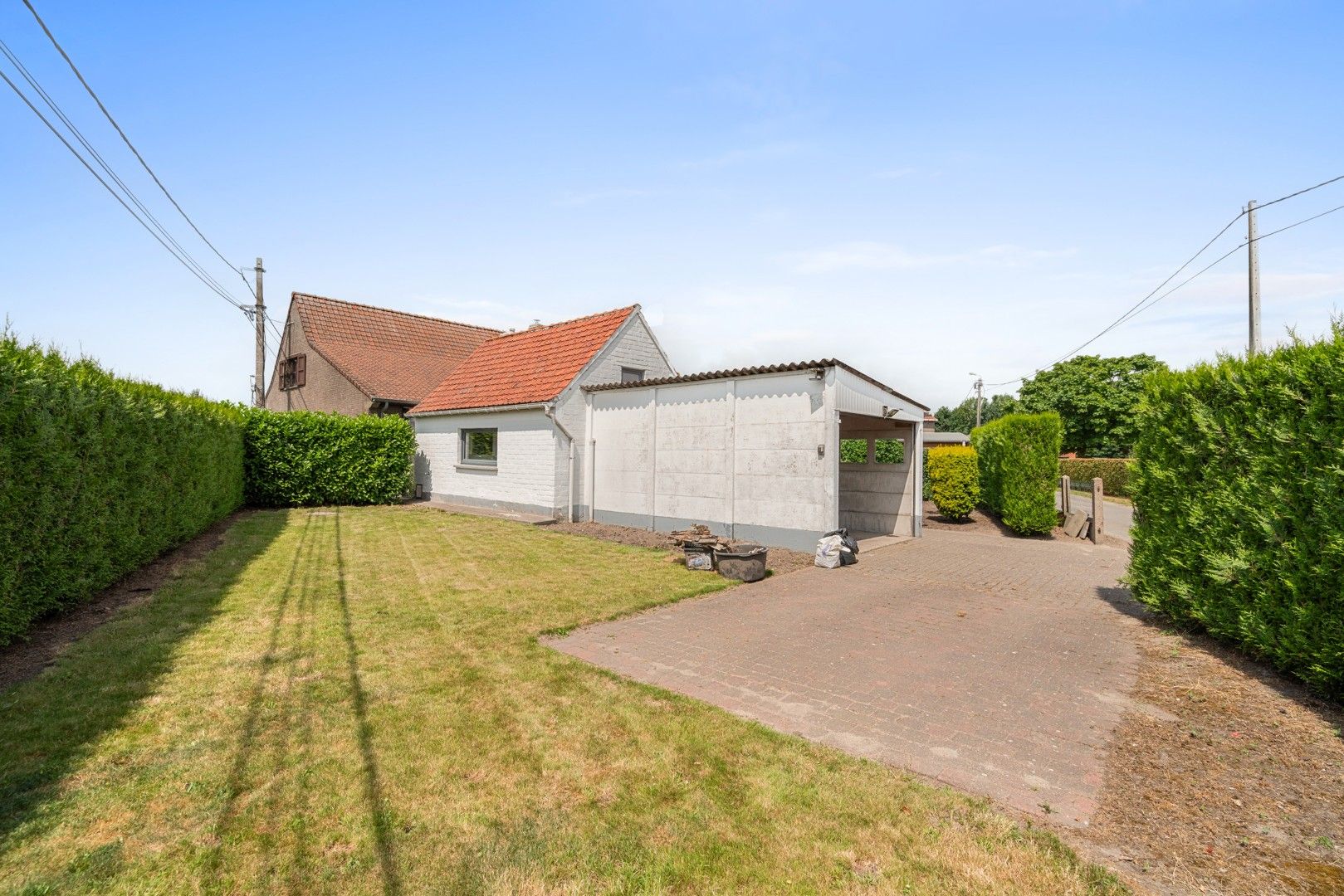Halfopen woning met tuin en garage op landelijke toplocatie nabij alle invalswegen foto 7