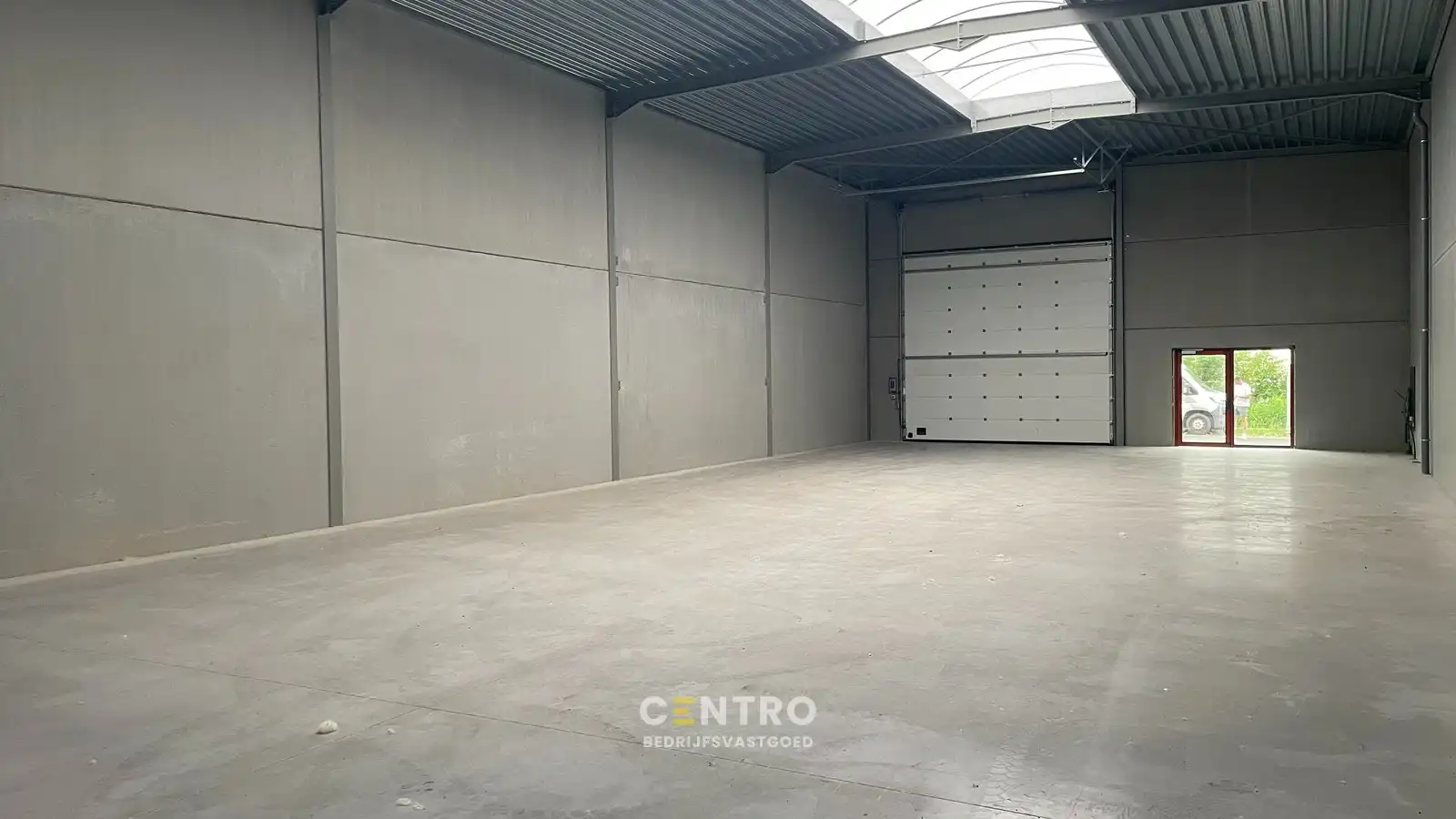 NB MAGAZIJN (335m²) inclusief 1 private PARKEERPLAATS op industriezone "Schatting" te Zedelgem foto 5