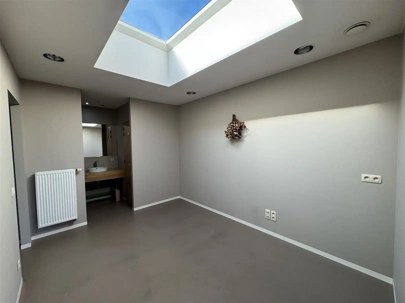 Woning met kantoren en magazijn van 1500m² foto 21