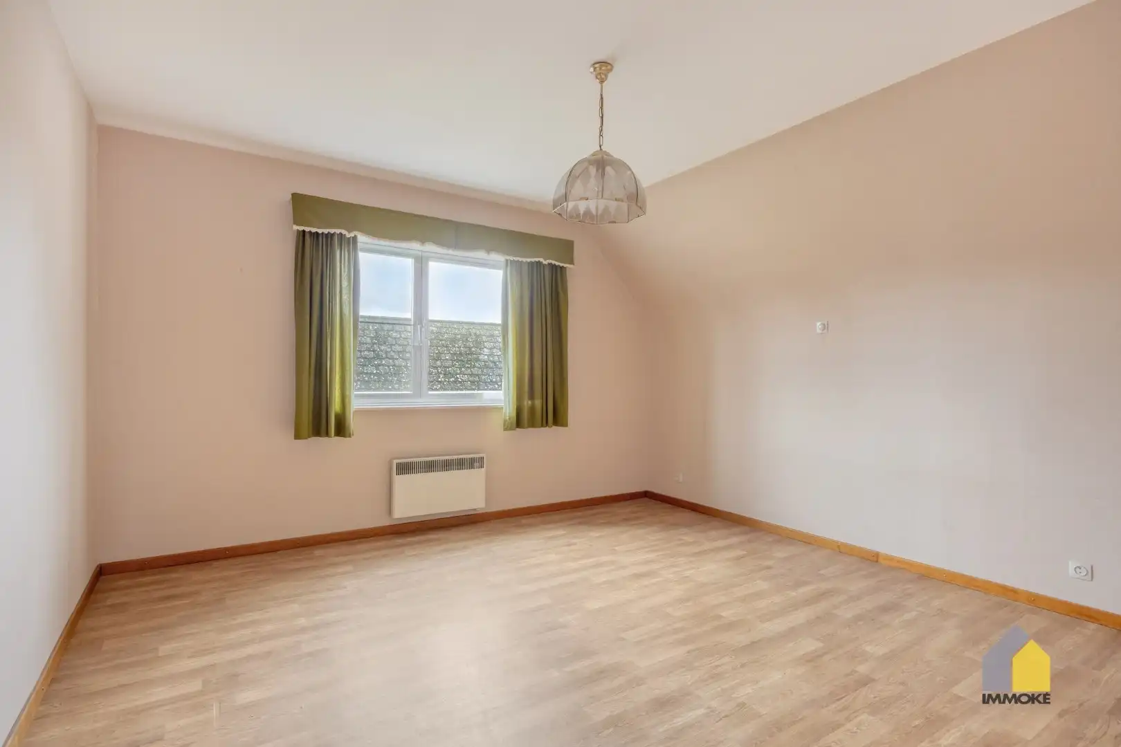 Neeroeteren: Op te frissen, vrijstaande woning op 8 a 53 ca met 5 slpks. foto 17