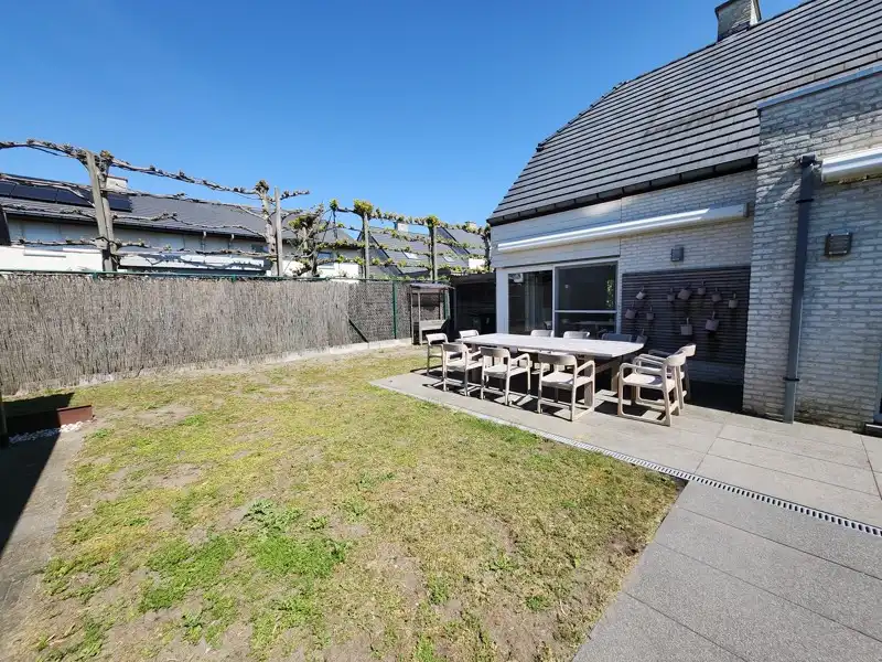 🏡 Moderne gezinswoning TE HUUR met tuin, garage en 3 slaapkamers op topligging in Waregem! foto 9