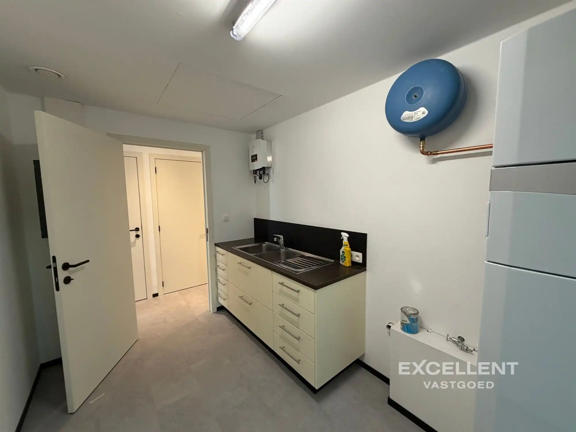 Gelijkvloers vernieuwbouw appartement te huur met 2 slaapkamers foto 5