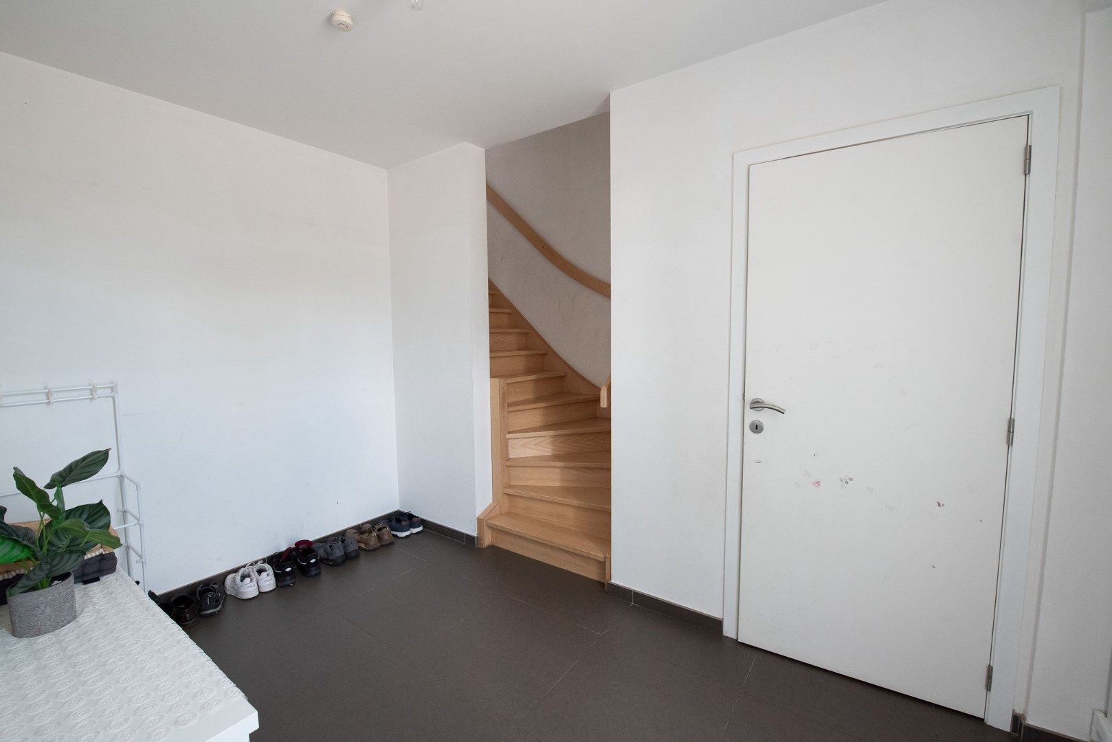 Ruime halfopen woning TE HUUR in Zulte foto 2