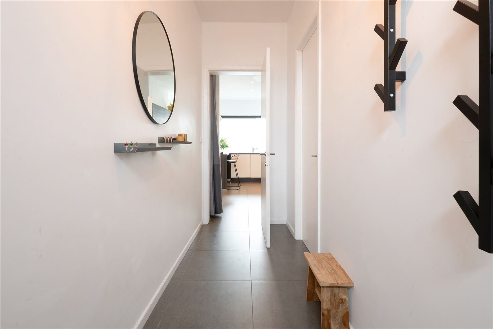 Charmante instapklare woning nabij het centrum van Zottegem! foto 3