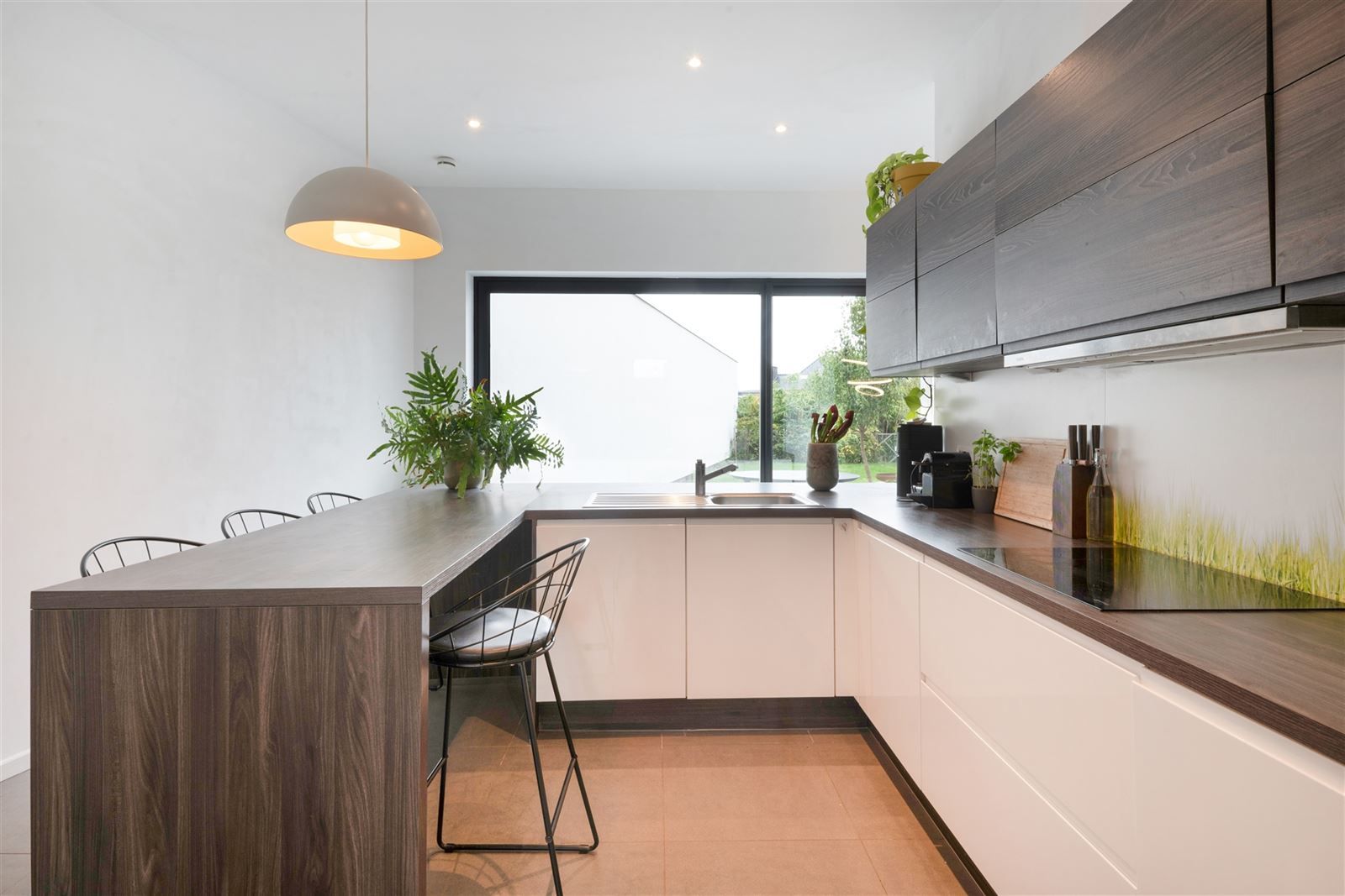 Charmante instapklare woning nabij het centrum van Zottegem! foto 3