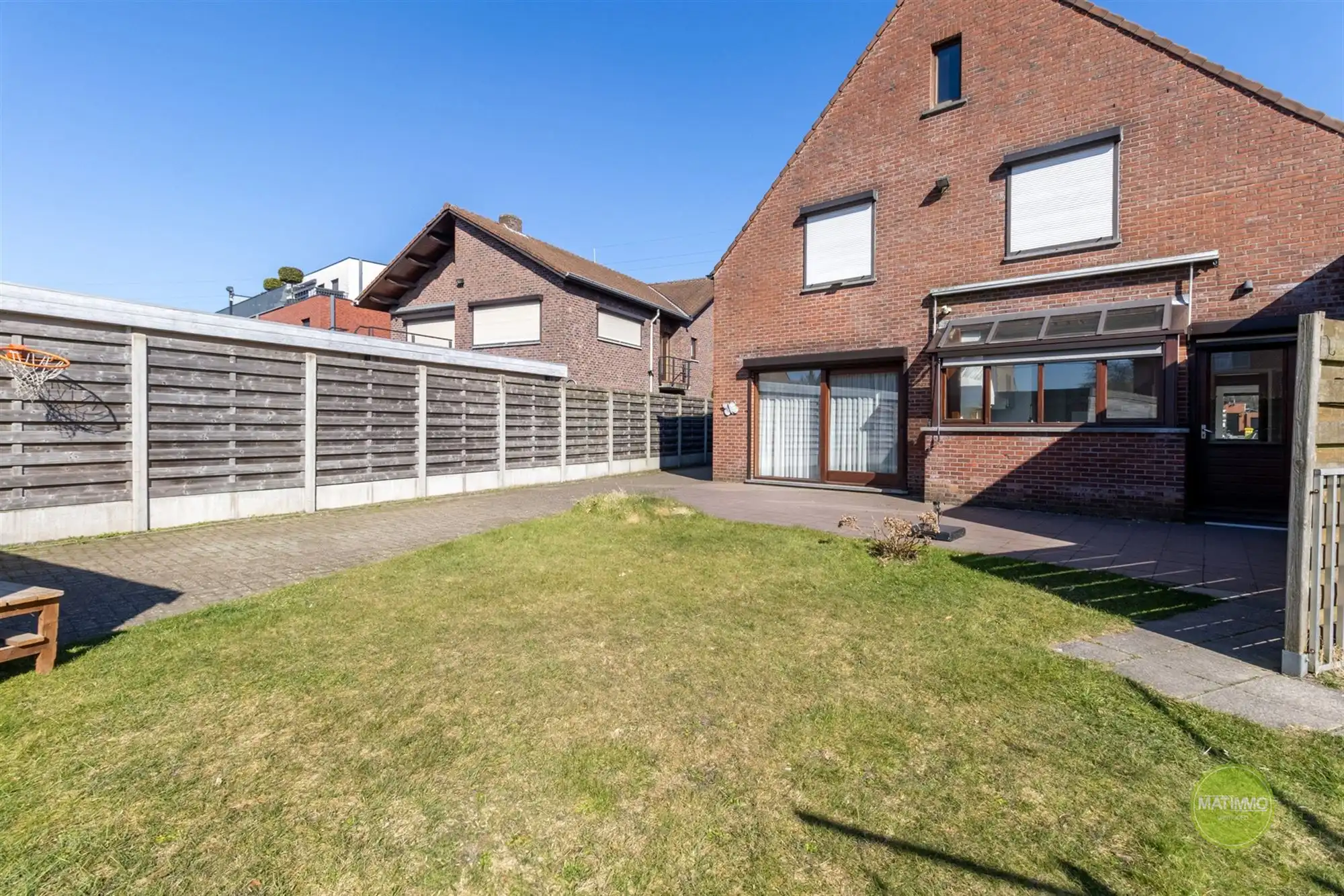 Uniek handelshuis met ruime woonst op toplocatie in Mol  foto 33