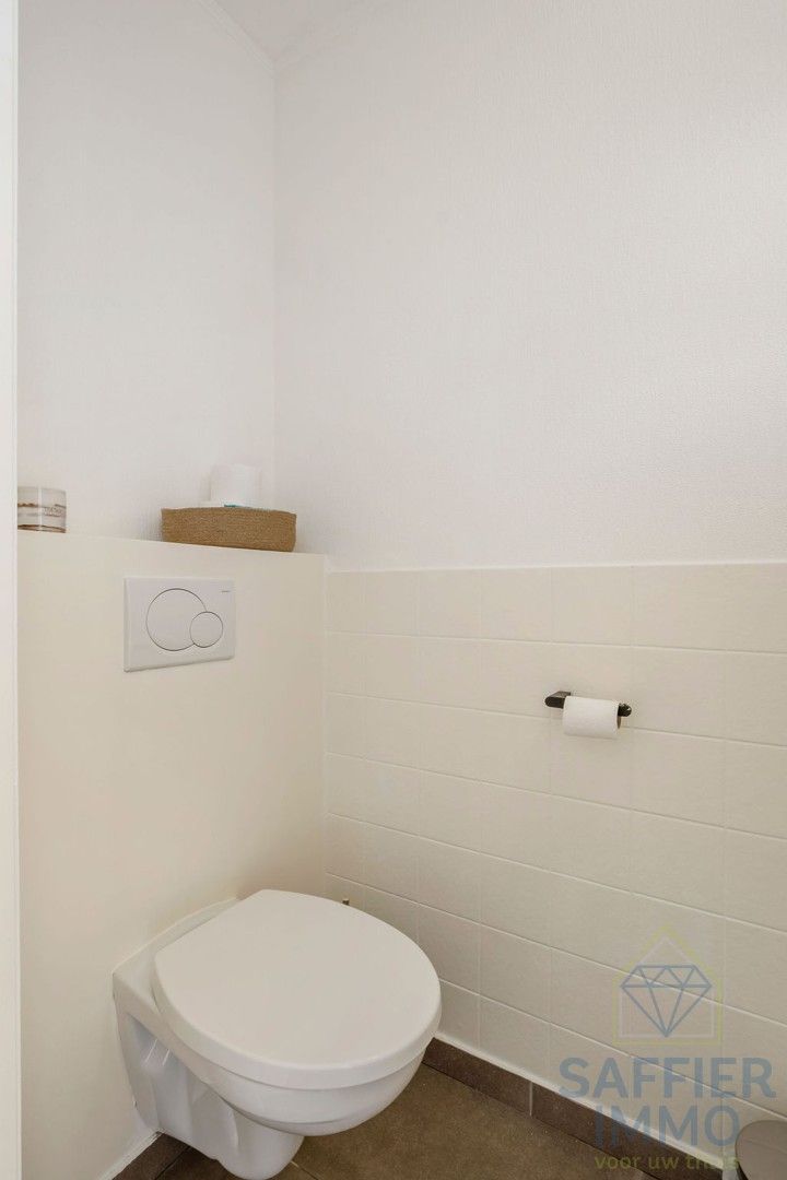 Instapklaar en volledig gerenoveerd appartement te koop in Roeselare foto 13