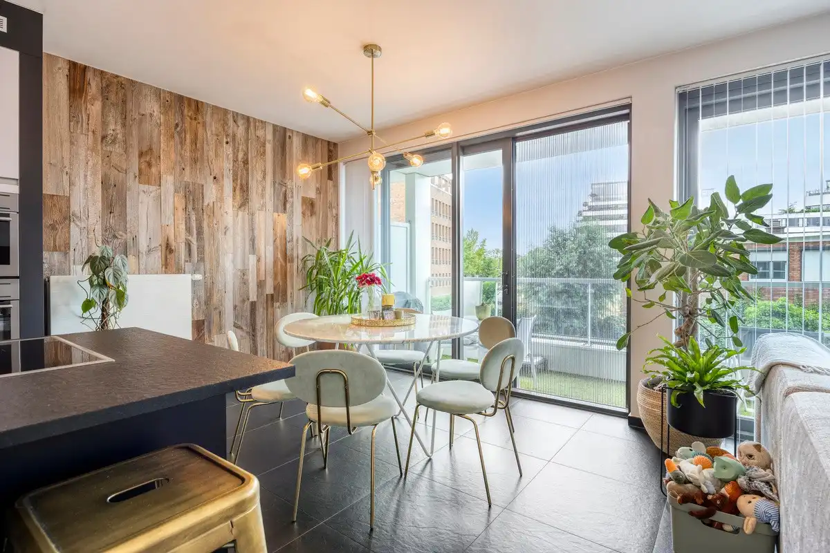 Jong en stijlvol appartement met westgericht terras, veel maatwerk en EPC-label A foto 2