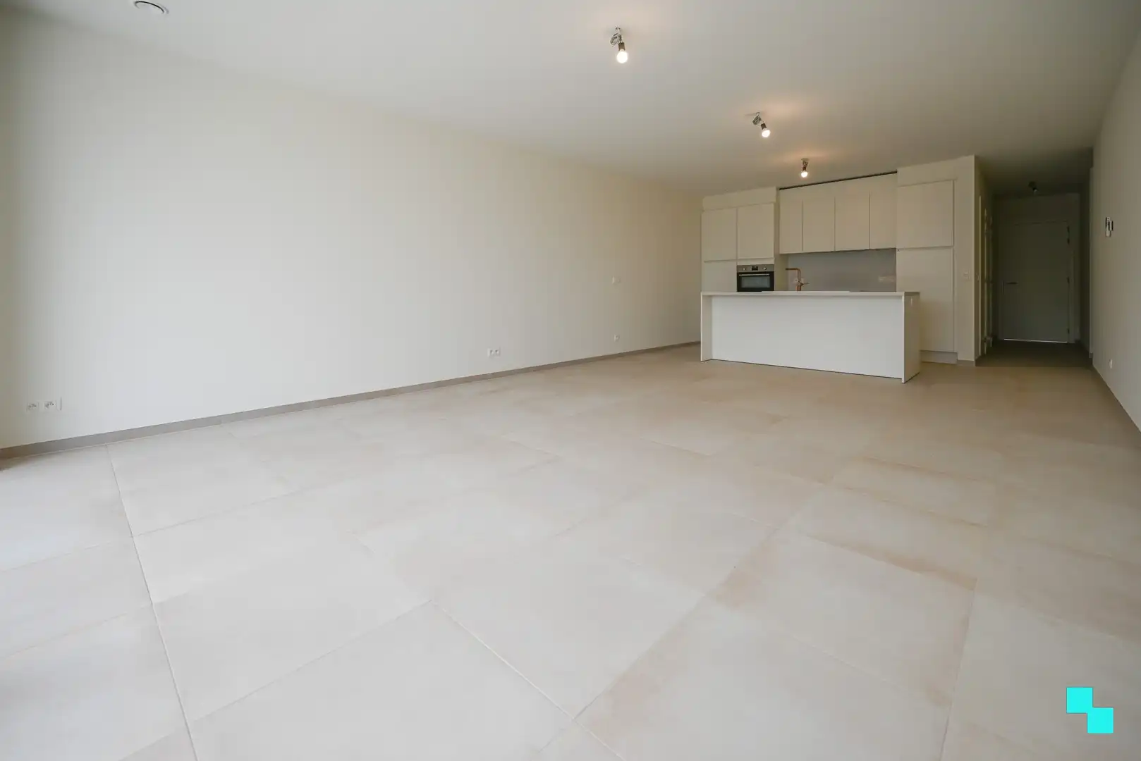 Gelijkvloers tweeslaapkamerappartement met riant terras te Ingelmunster foto 2