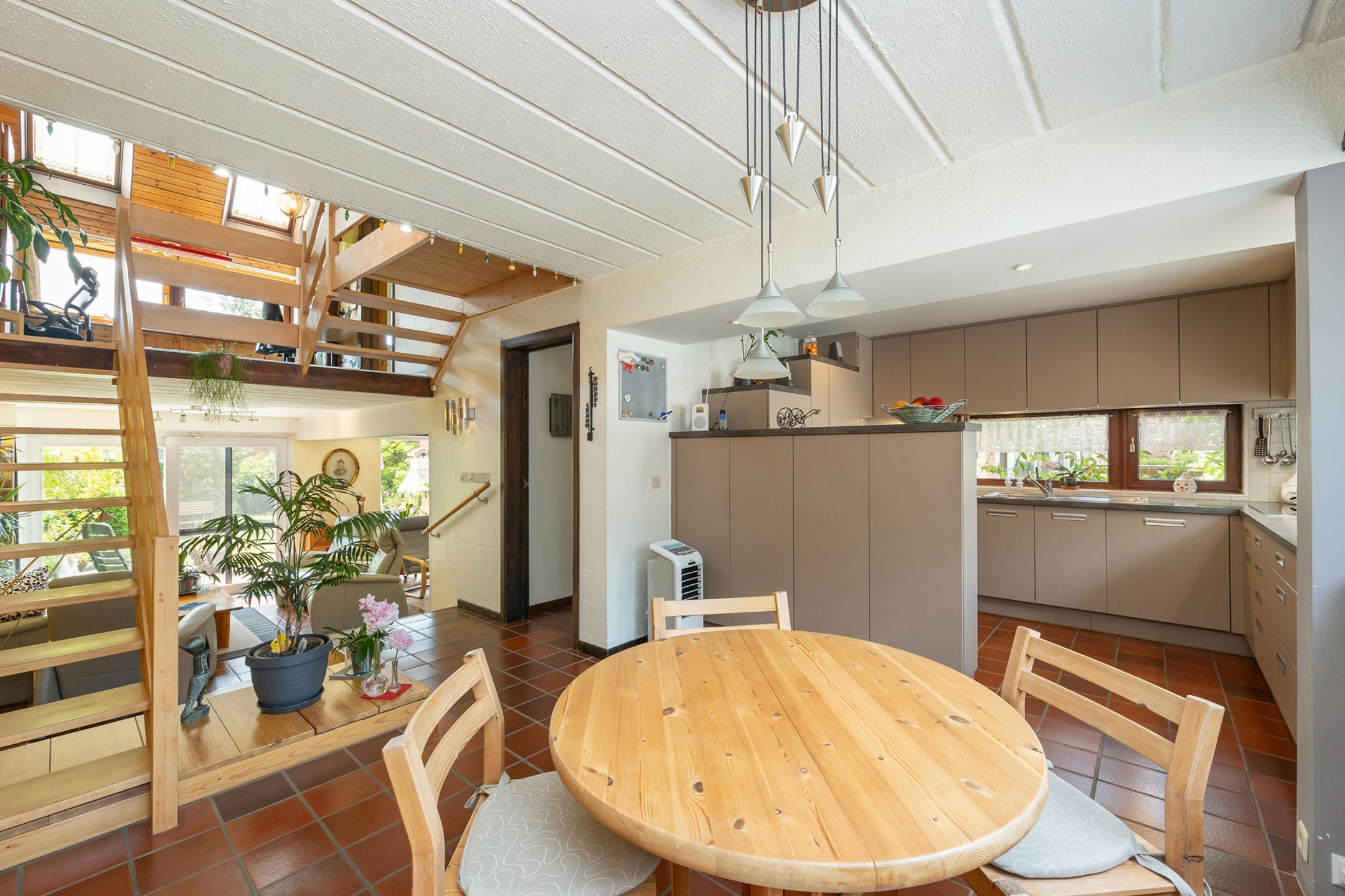 Architecturale 3-gevel woning met zuid-west tuin foto 7