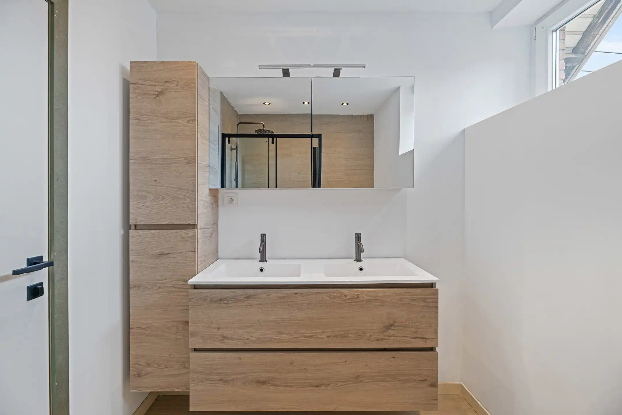 Instapklare woning met 4 slaapkamers te Zichen foto 22