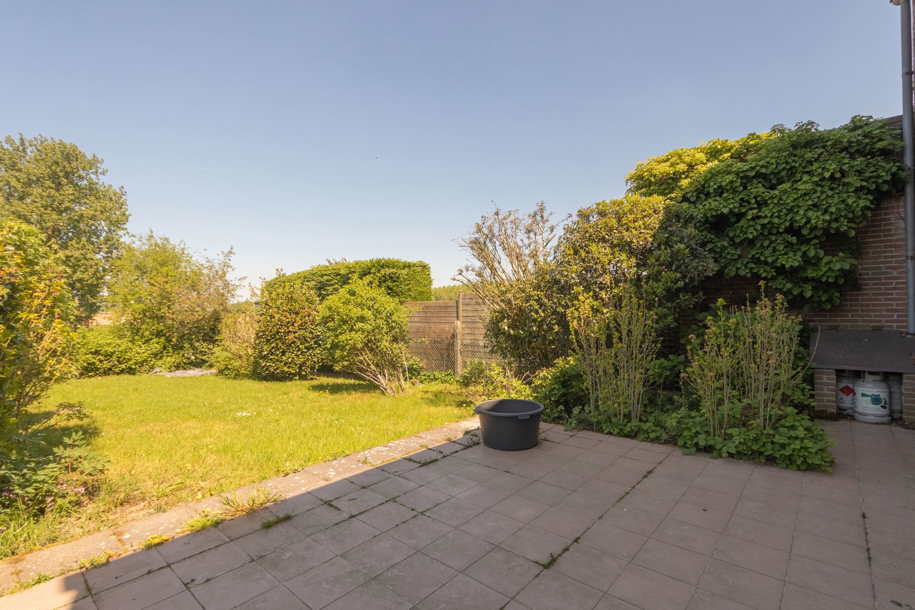 Landelijk gelegen woning met 3 slaapkamers en garage foto 7