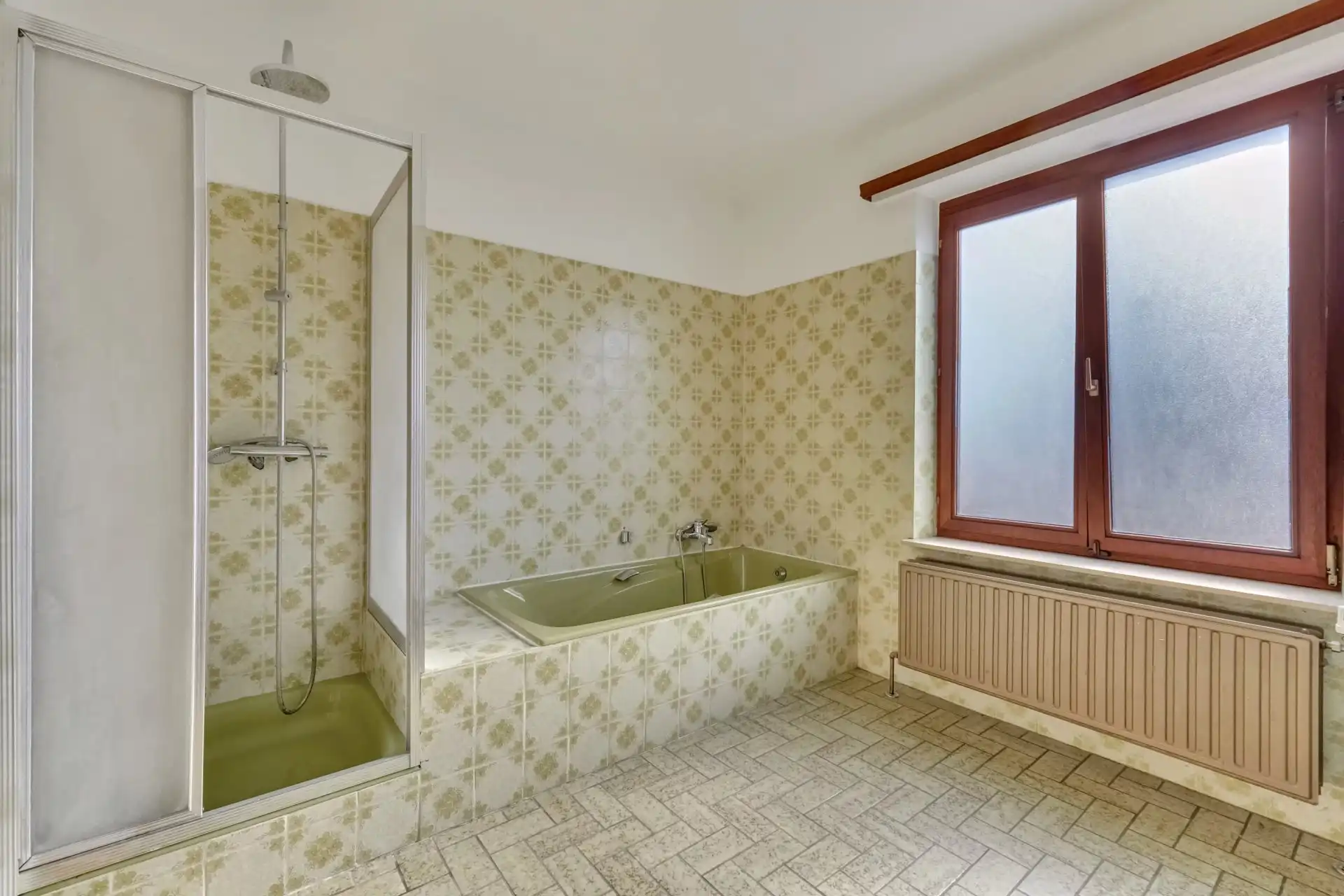 Vrijstaande, gelijkvloerse woning met zolder en kelder foto 14