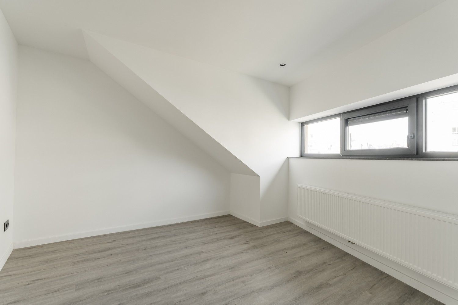 Prachtig gerenoveerde stadswoning op een steenworp van Hasselt centrum foto 28