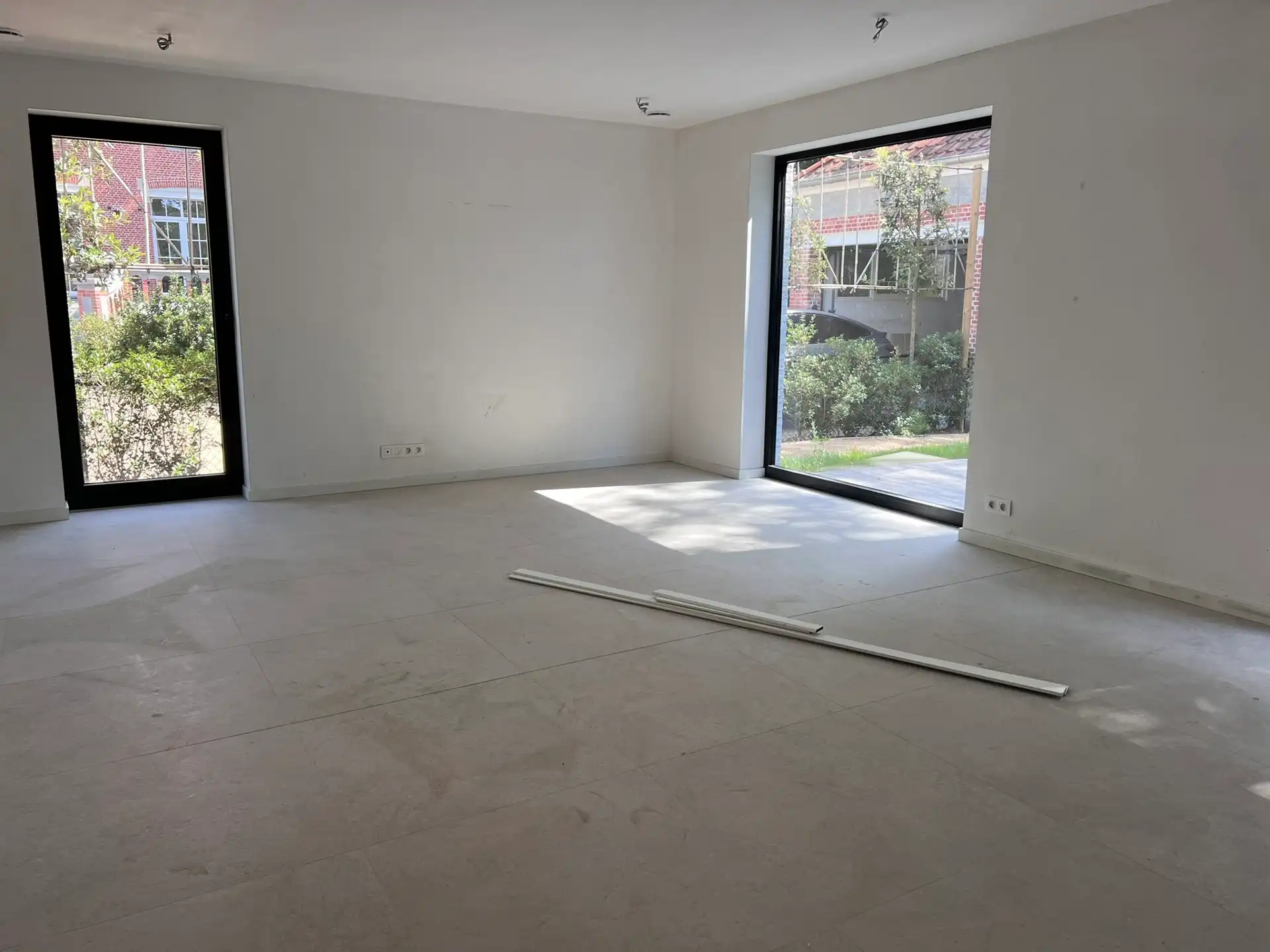 Een vrijstaande nieuwbouwwoning op ca. 538 m² grond foto 4