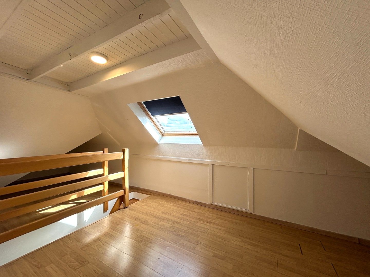 Instapklaar duplex-appartement met twee slaapkamers te Ardooie! foto 7