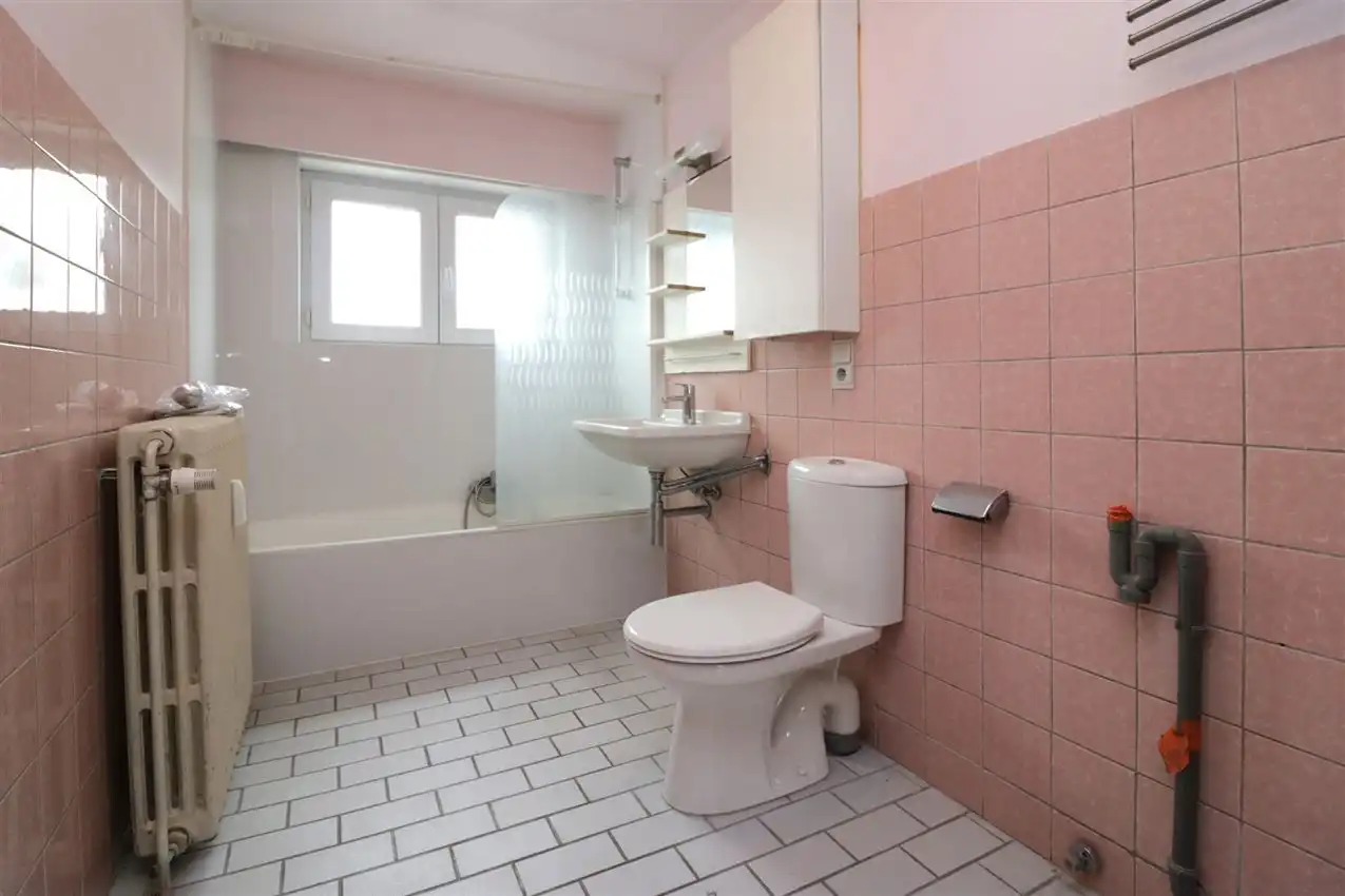 Opbrengsteigendom (handel & 4 app) op toplocatie foto 116