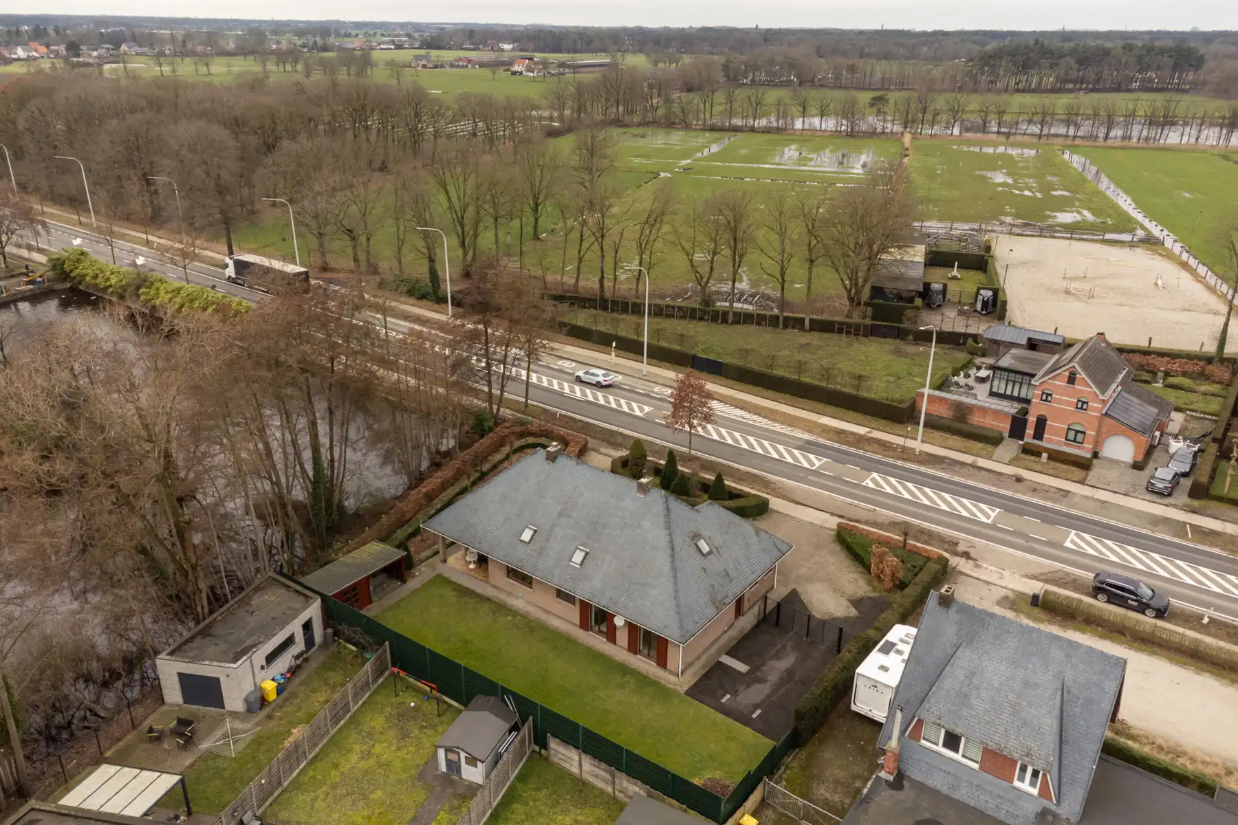 Verrassend ruime woning met 6 slaapkamers en 2 badkamers foto 37