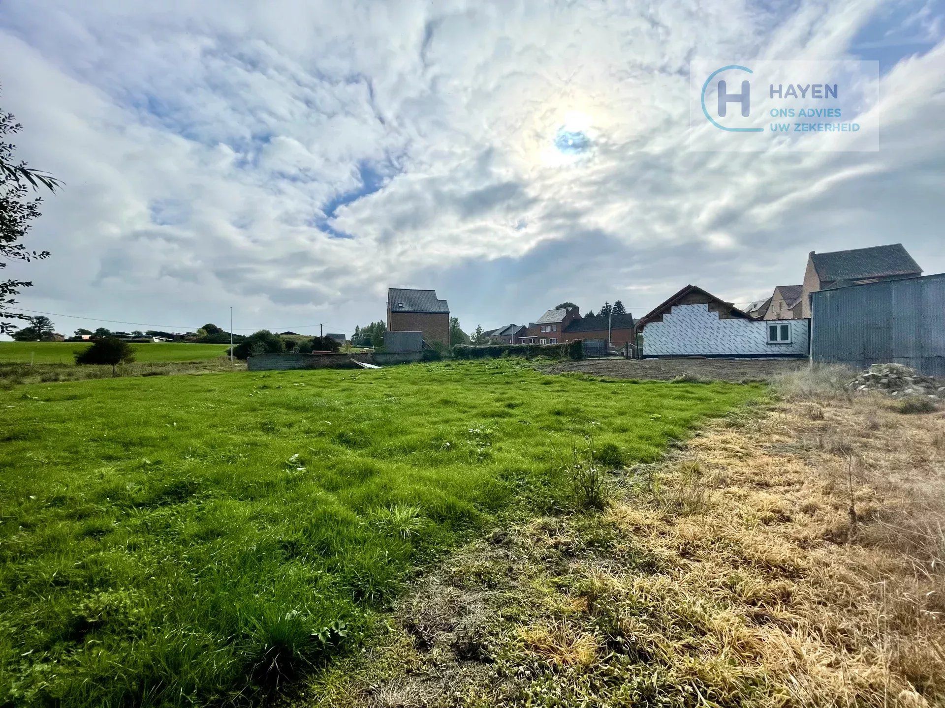 Zeer ruime woning in afwerkingsfase met veel potentieel op een groot perceel van 2.140m² foto 30