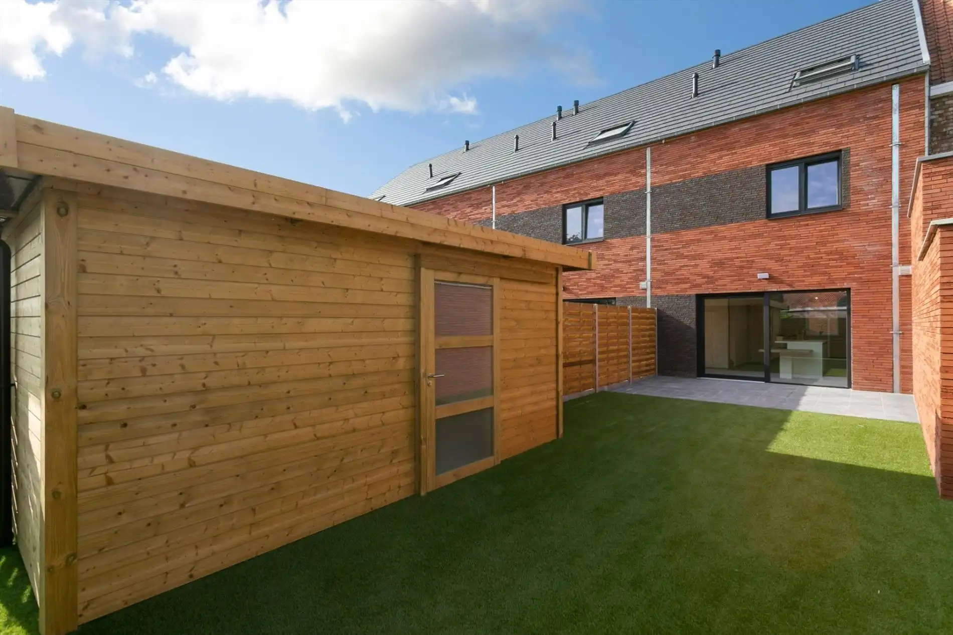 Nieuwbouwwoning met 4 slaapkamers en 2 badkamers! foto 8