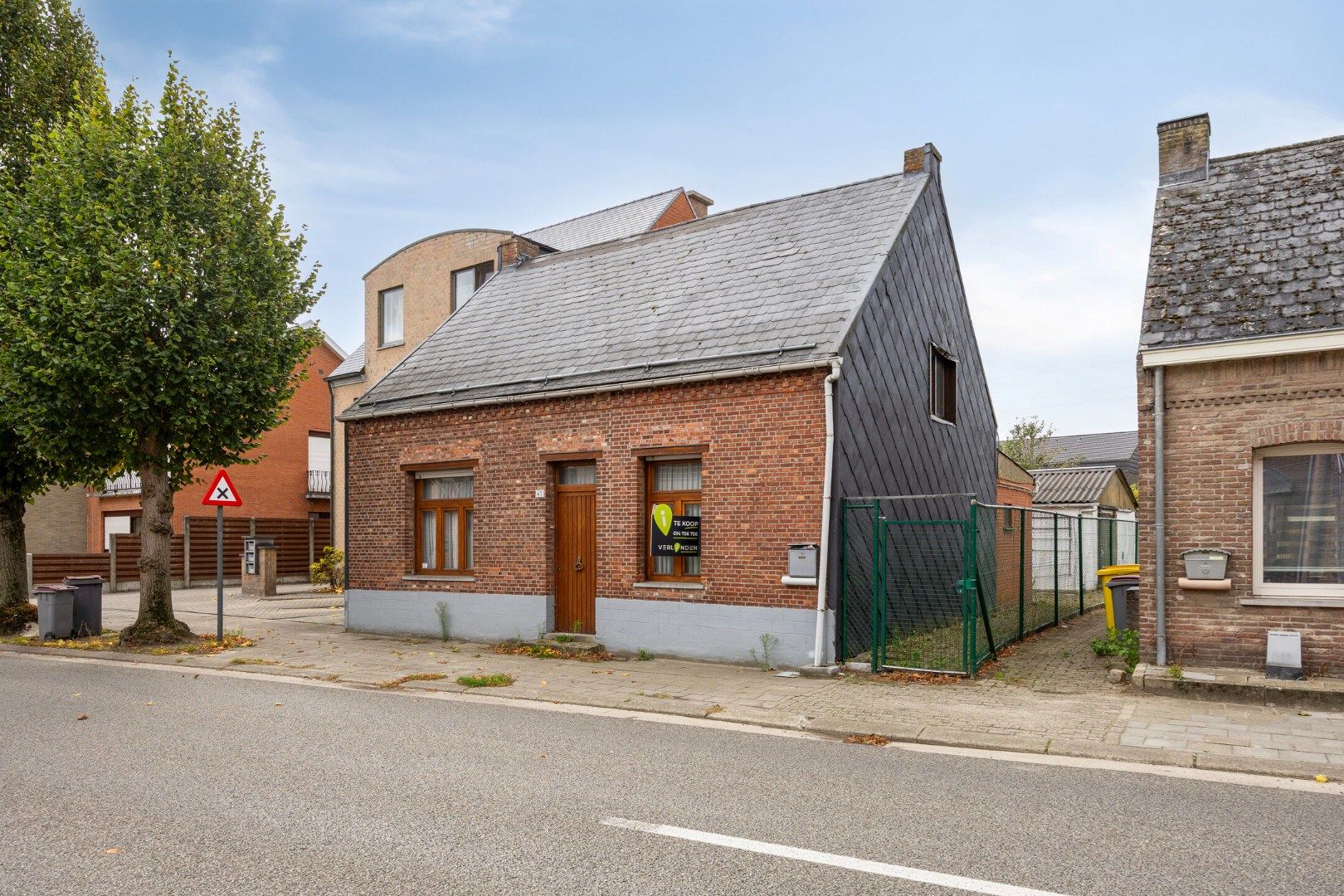 Hoofdfoto van de publicatie: Te renoveren woning met 3/4 slpks in Mol - Ezaart 