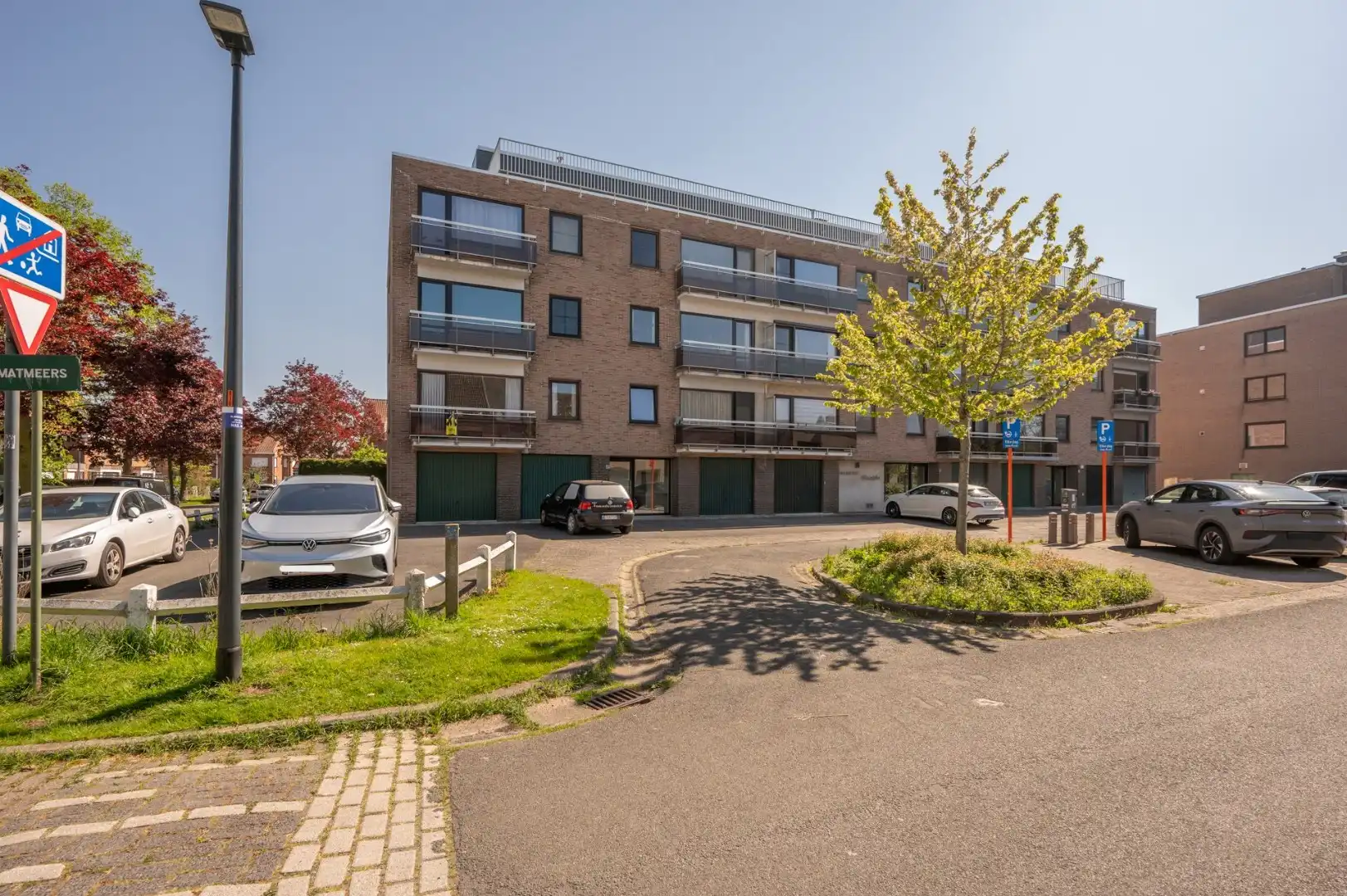 Appartement met garage op goede ligging te Assebroek! foto {{pictureIndex}}