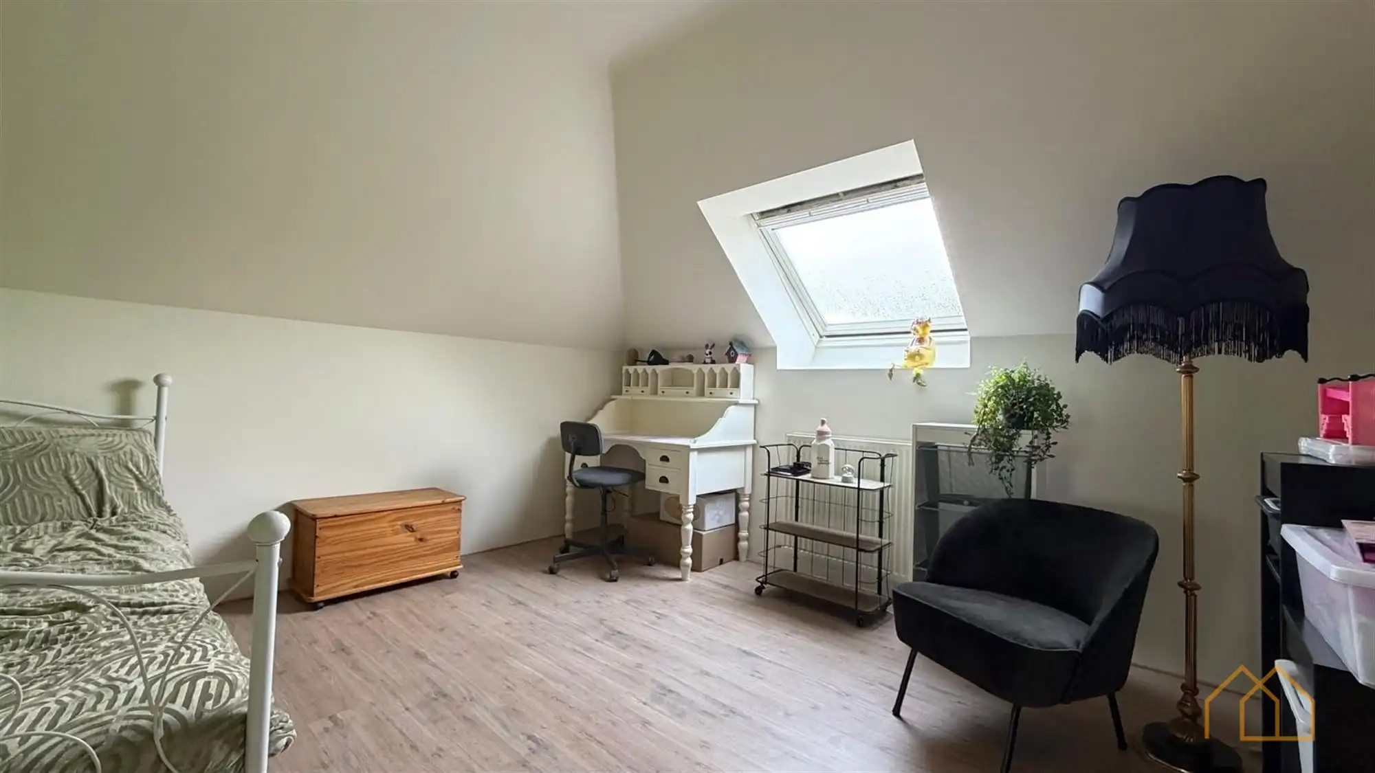 Ruime woning met burelen foto 20