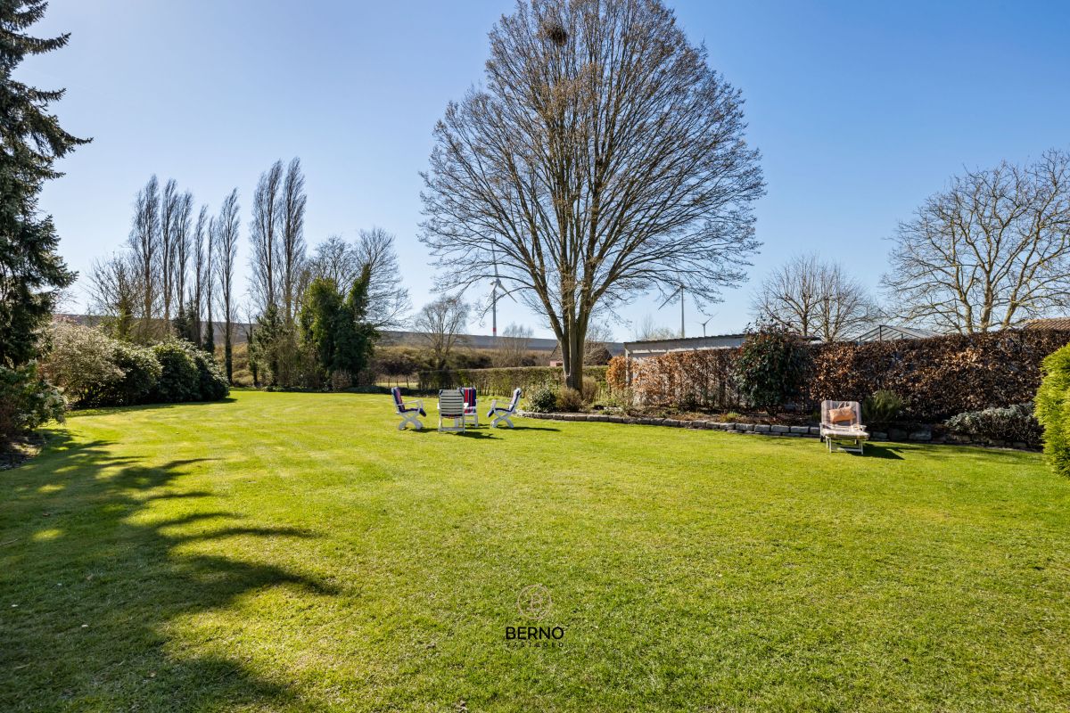 Ruime laagbouwvilla op een prachtig perceel van 2400m² foto 12