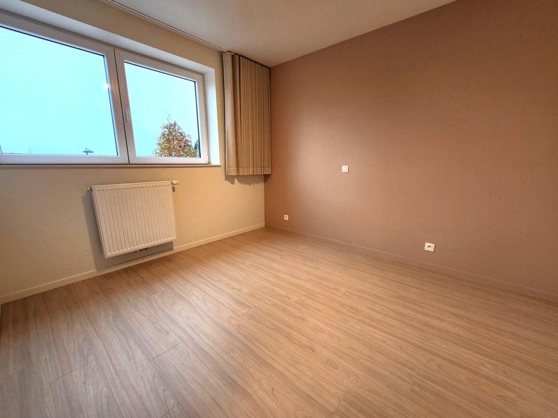 Luxueus nieuwbouwappartement met 2 slaapkamers en ruim terras TE HUUR in Harelbeke! foto 11