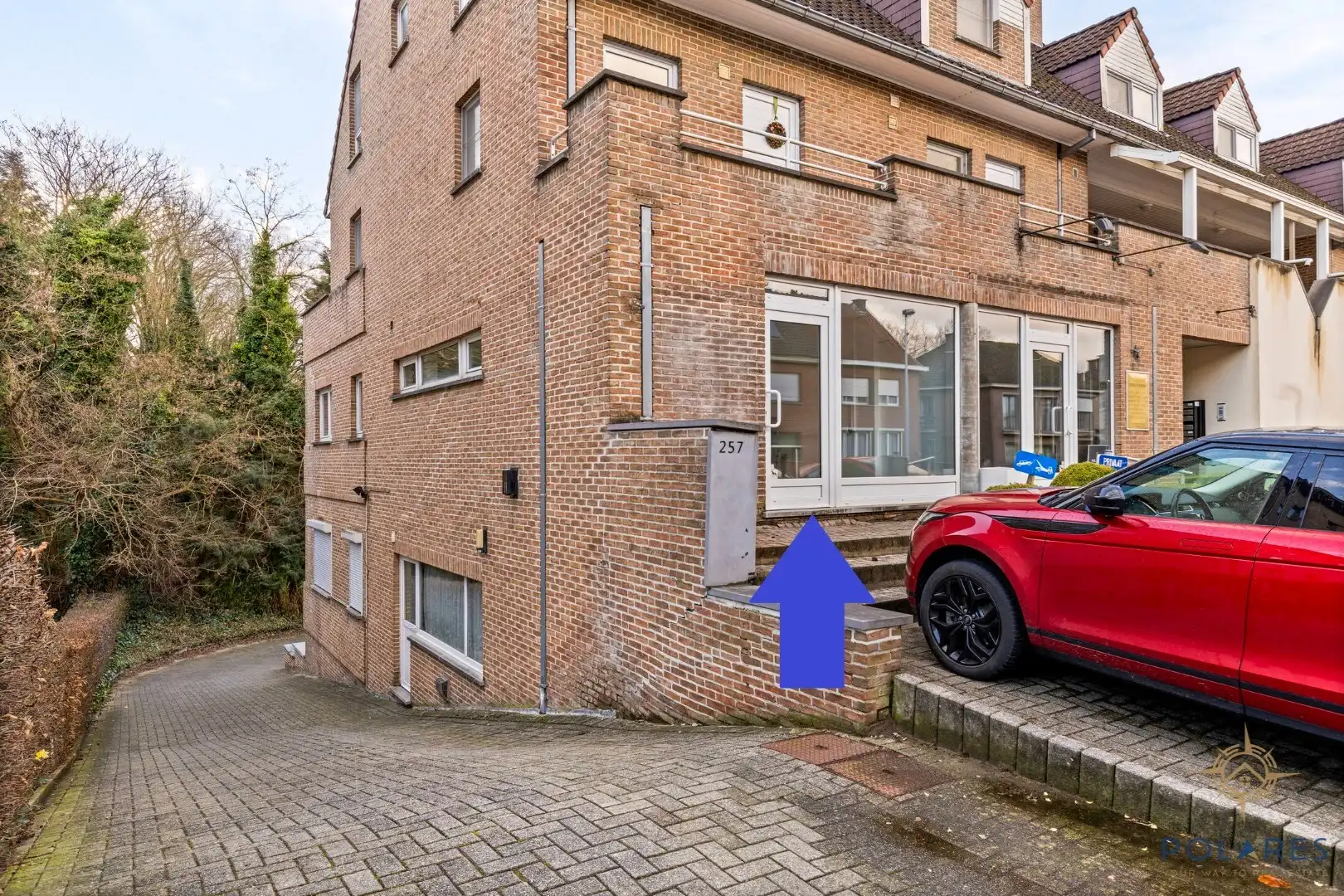 Multifunctionele handelsruimte met garage foto 2