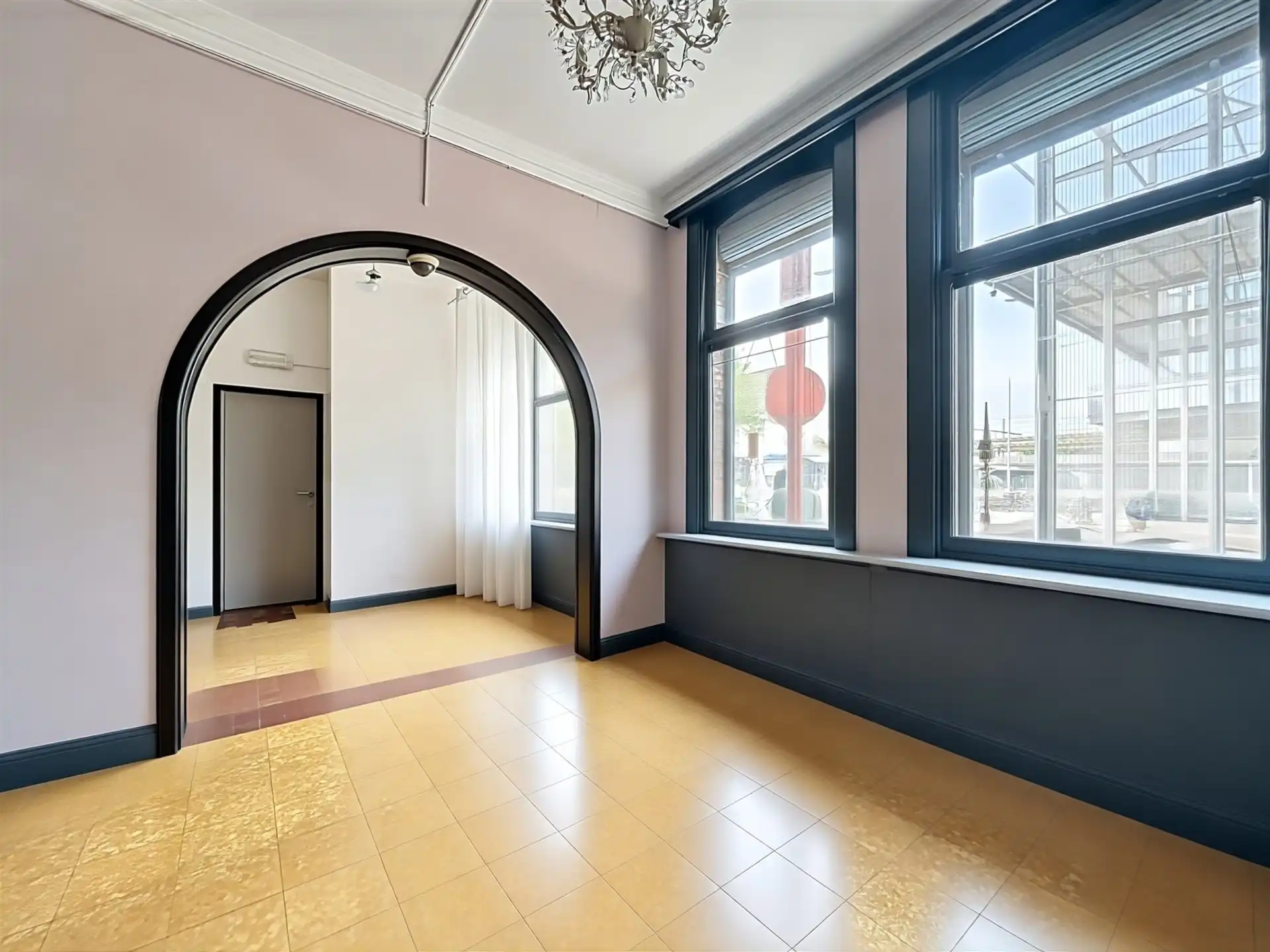 Opbrengsteigendom met 2 appartementen en een handelspand van 200 m² foto 11