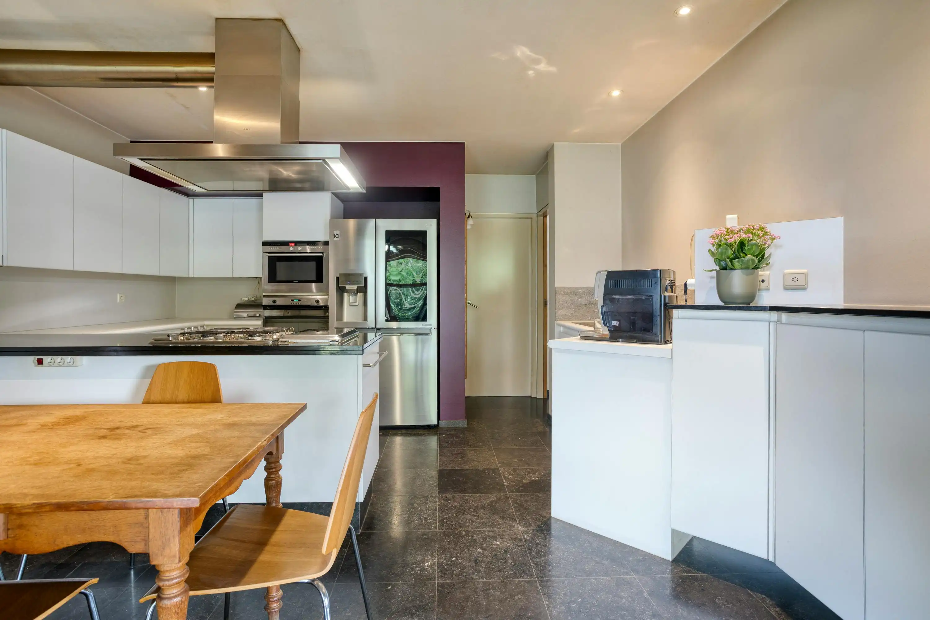 Ruime villa met 4 slaapkamers op 988 m² foto 10