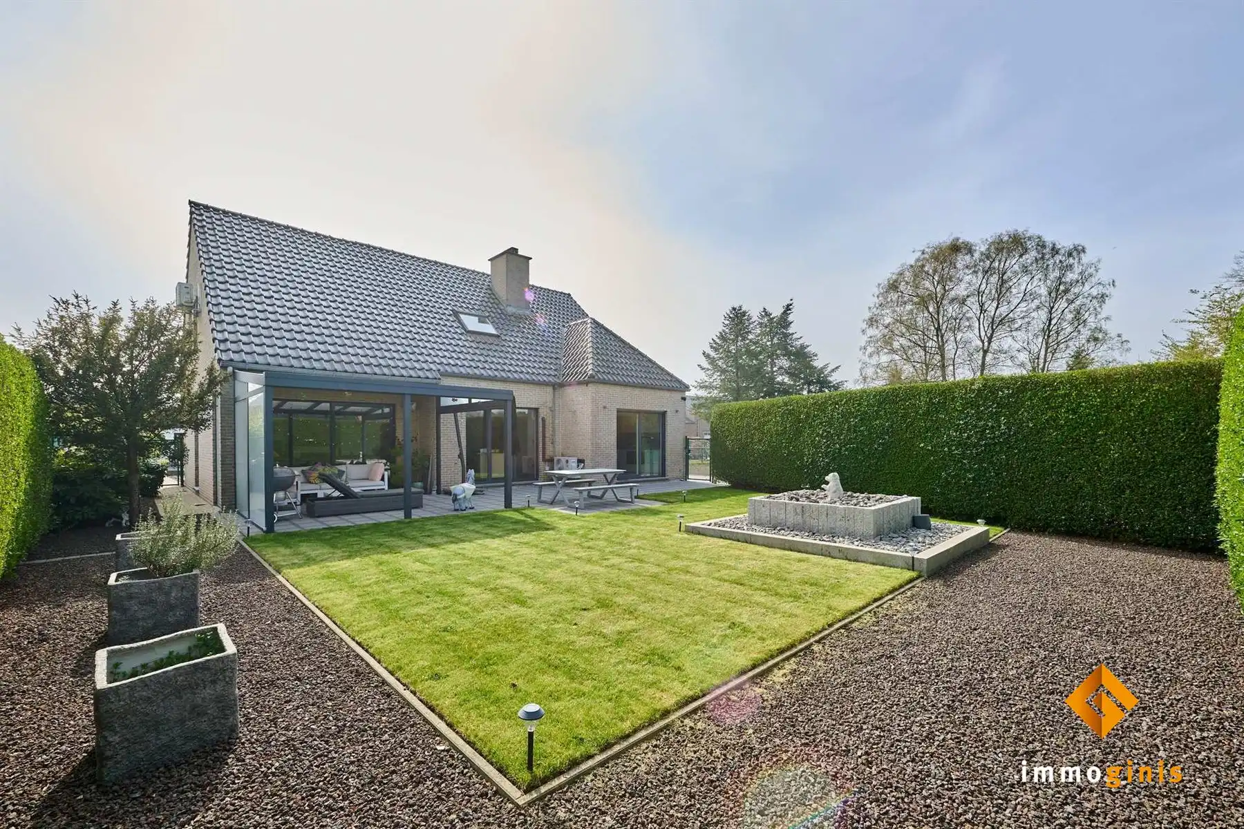 Luxueuze woning met 3 tot 5 slaapkamers en zéér grote, vrijstaande garage op een mooi perceel van 9a60ca. foto 27