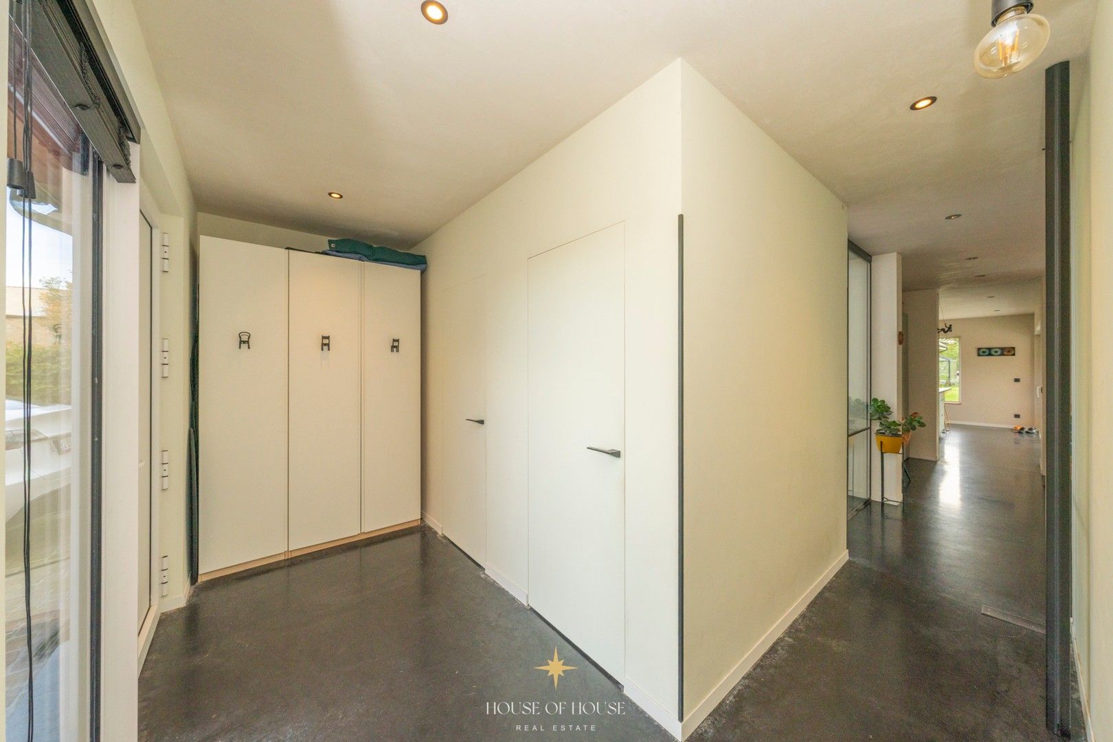 Scandinavisch geïnspireerde passiefbouw villa met natuurlijke tuin en innovatieve topafwerking foto 8