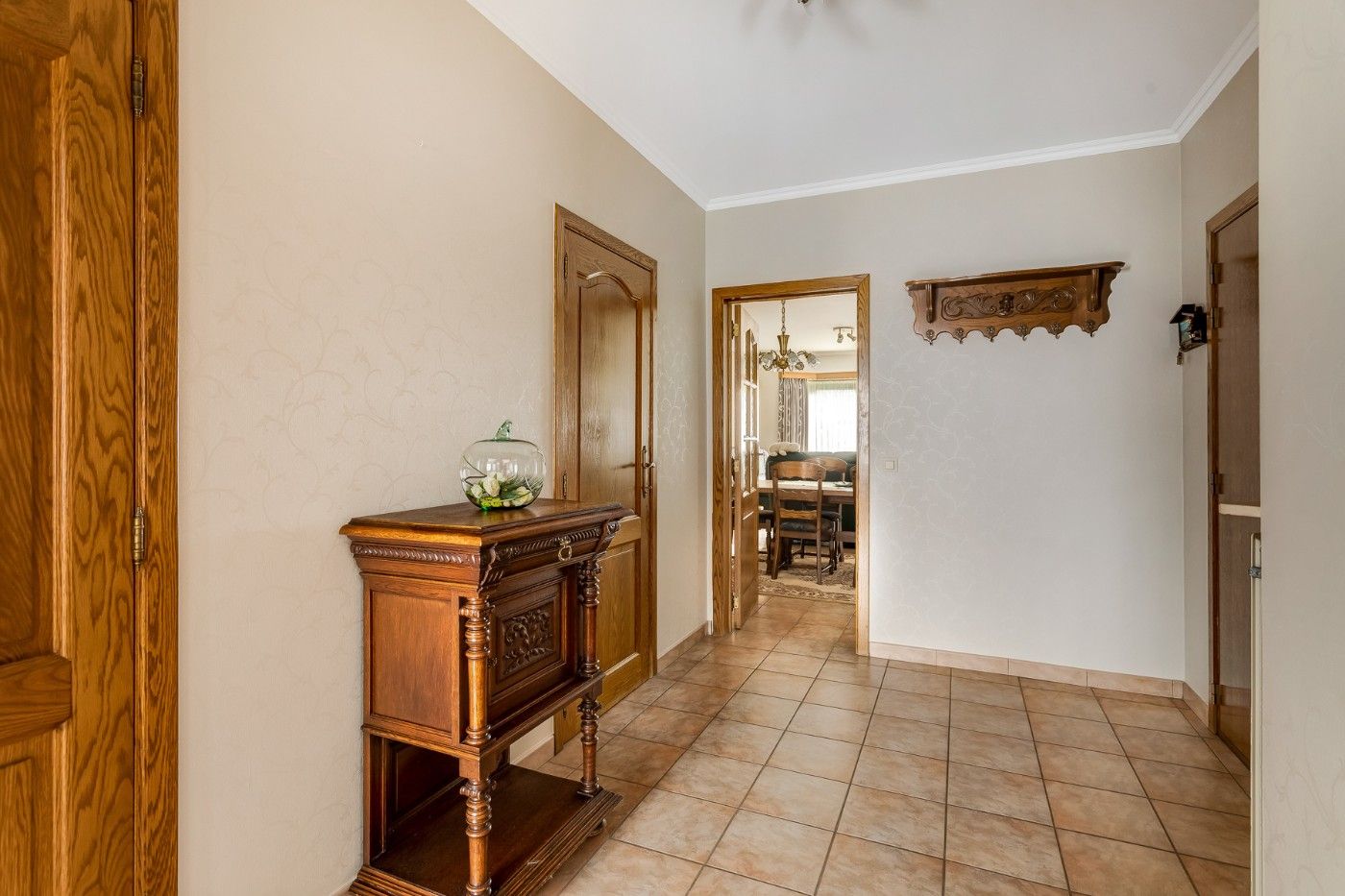 Keurig, riant appt. op 1e verd. met lift, 2 slpk., balkon en ondergrondse staanplaats foto 2