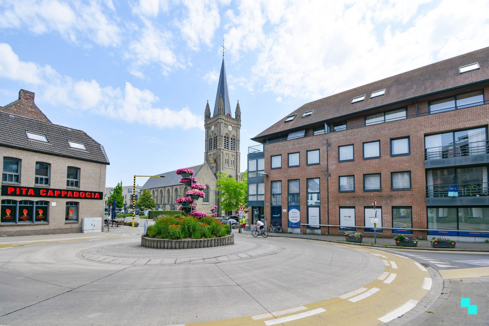 Appartement met ruim terras & garagebox - centrum Hooglede foto {{pictureIndex}}