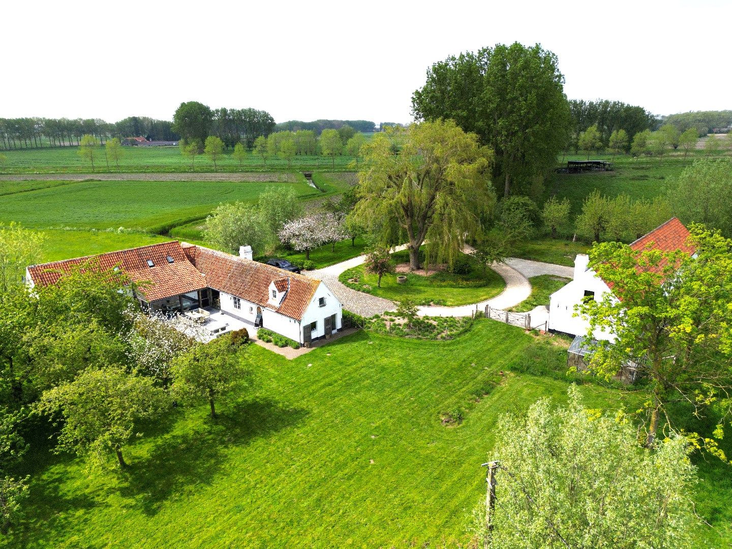 Uniek en zeer rustig gelegen hoeve op 3,9 Ha nabij Damme. foto 27